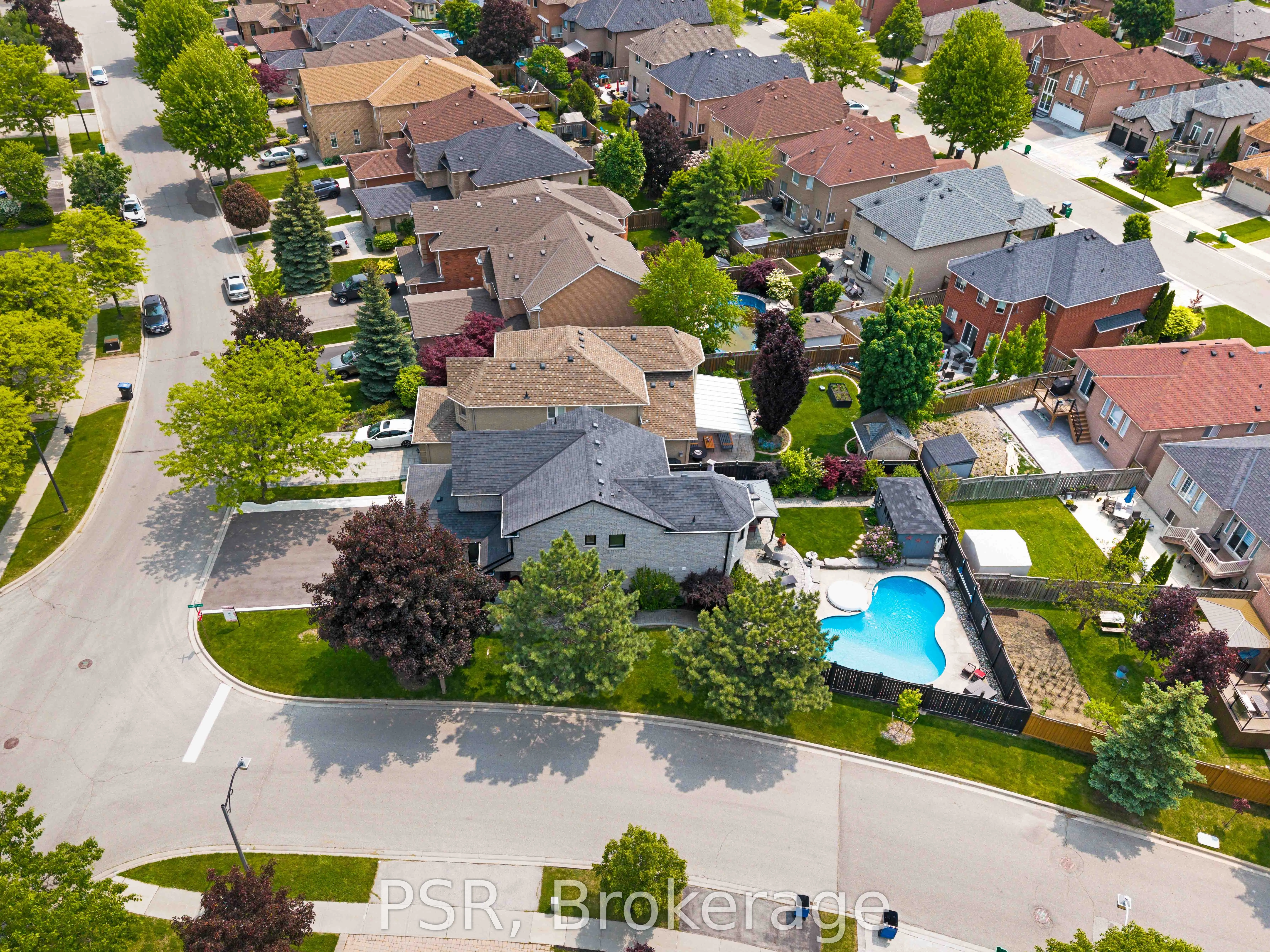 11 Tanzini Drive