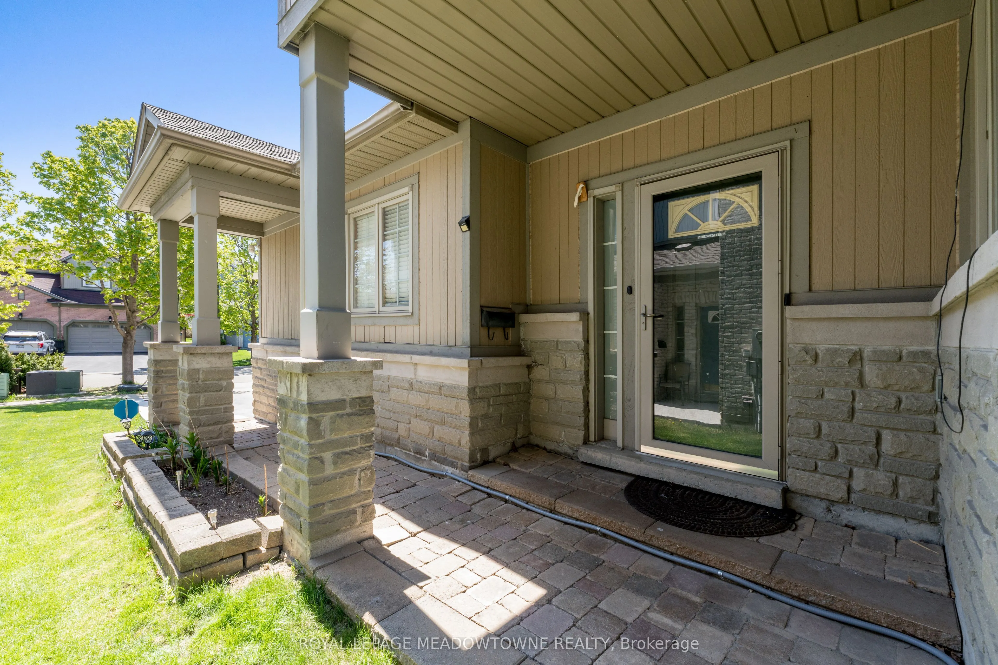 1876 Stevington Crescent