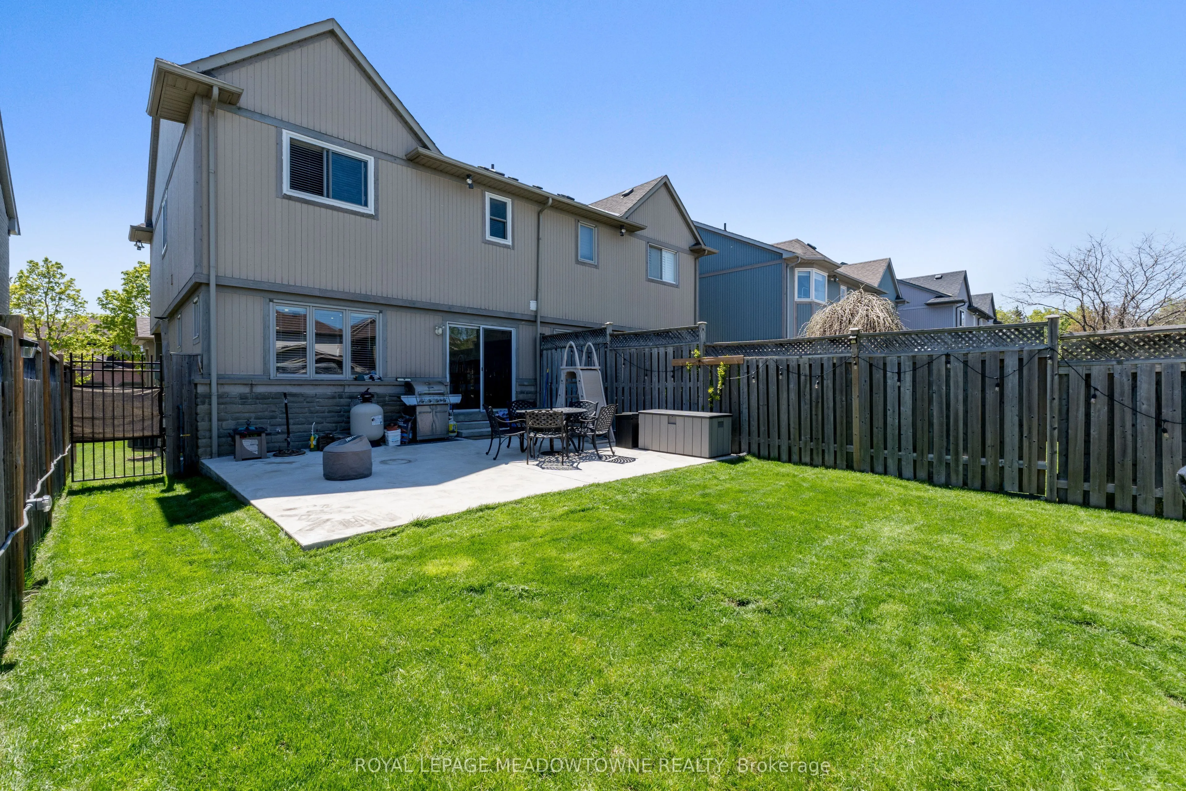 1876 Stevington Crescent