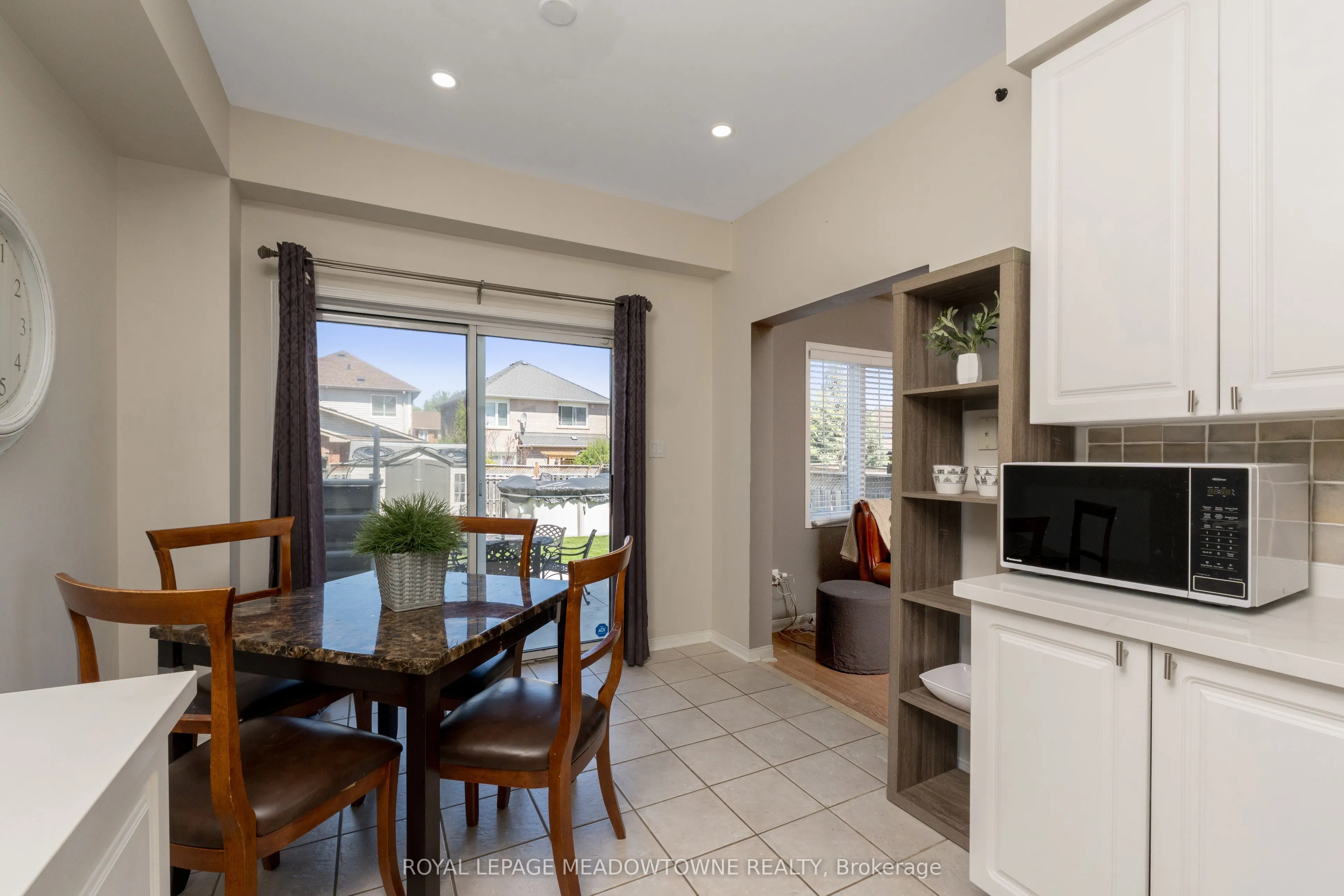 1876 Stevington Crescent