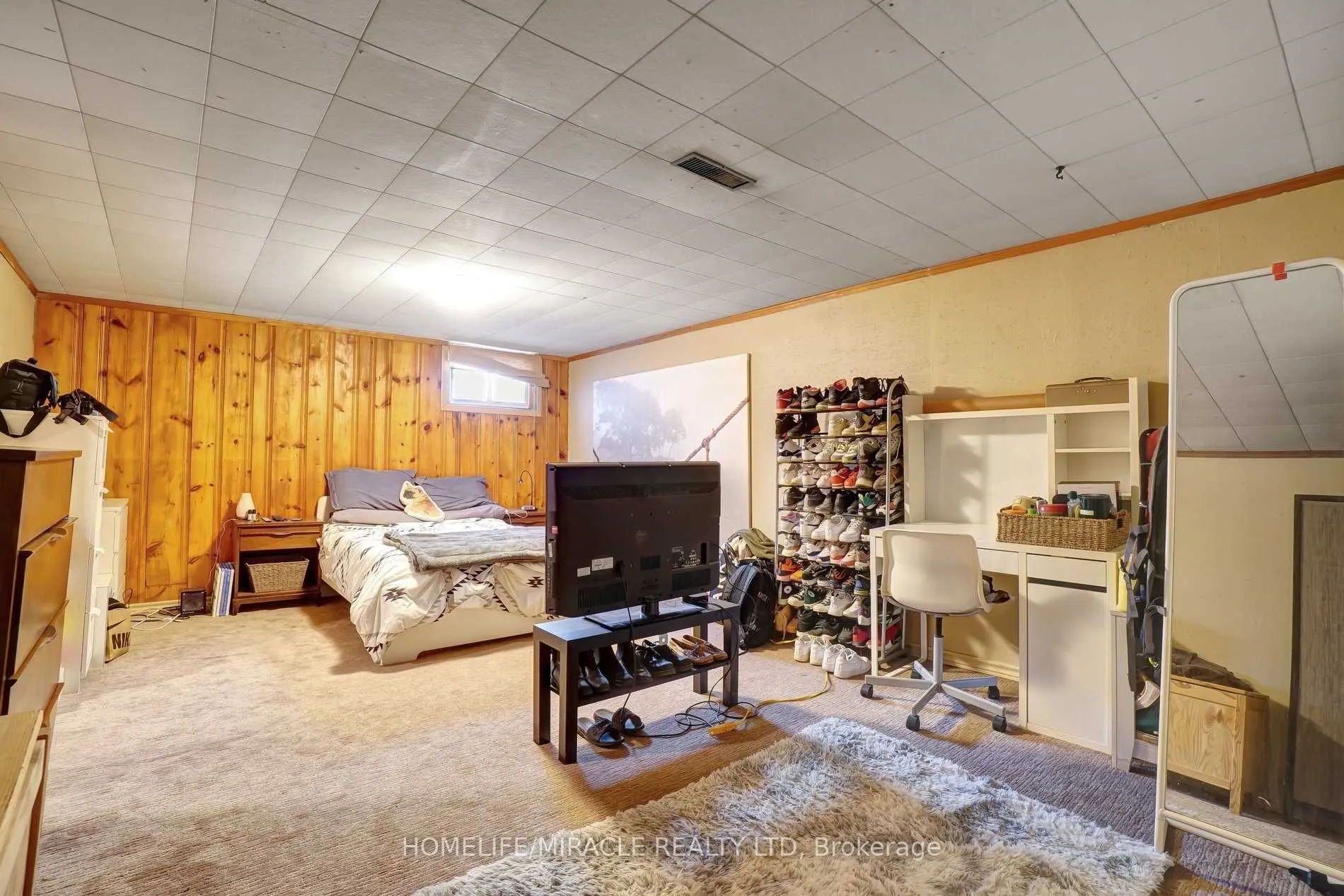 16 Plainsman Road