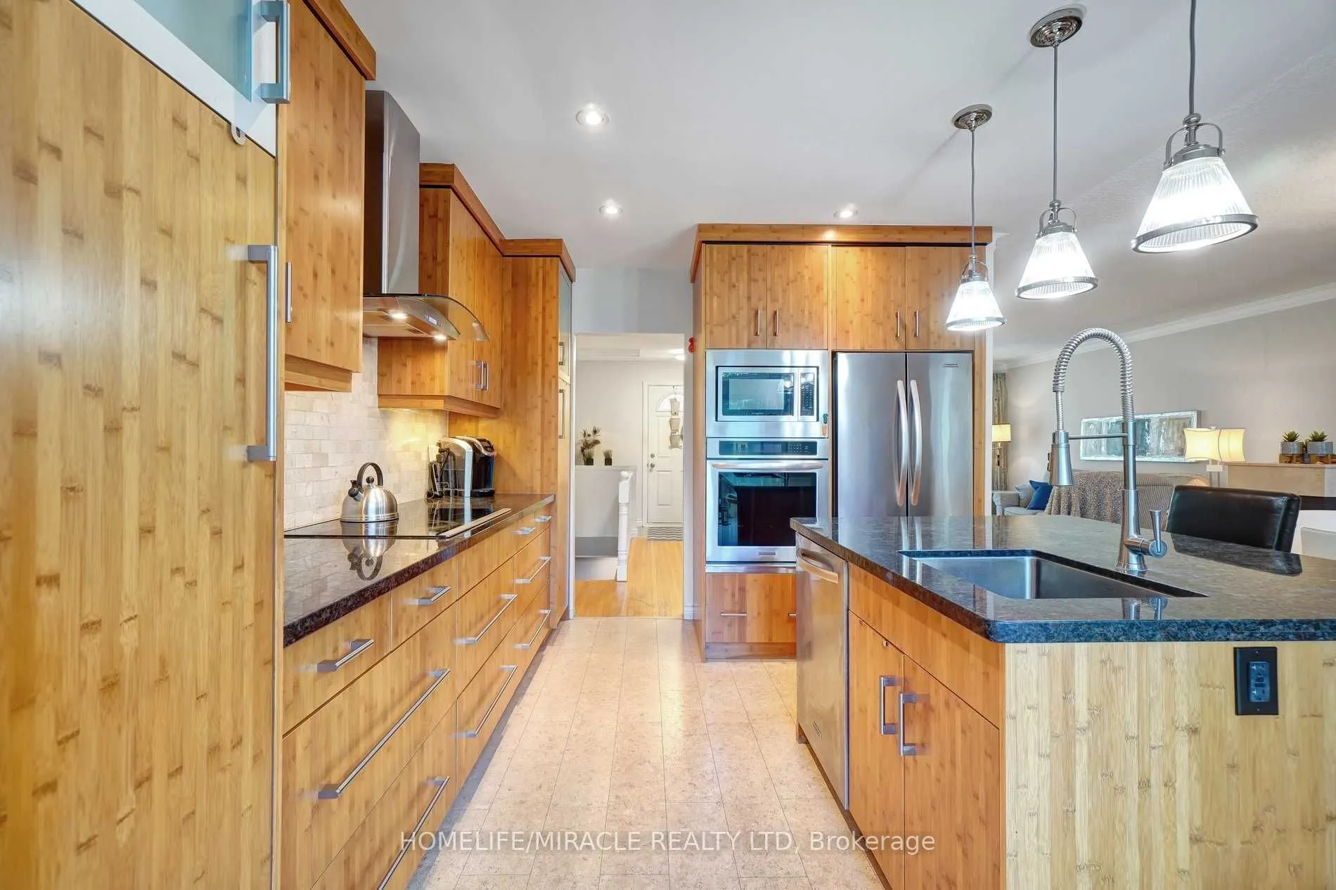 16 Plainsman Road