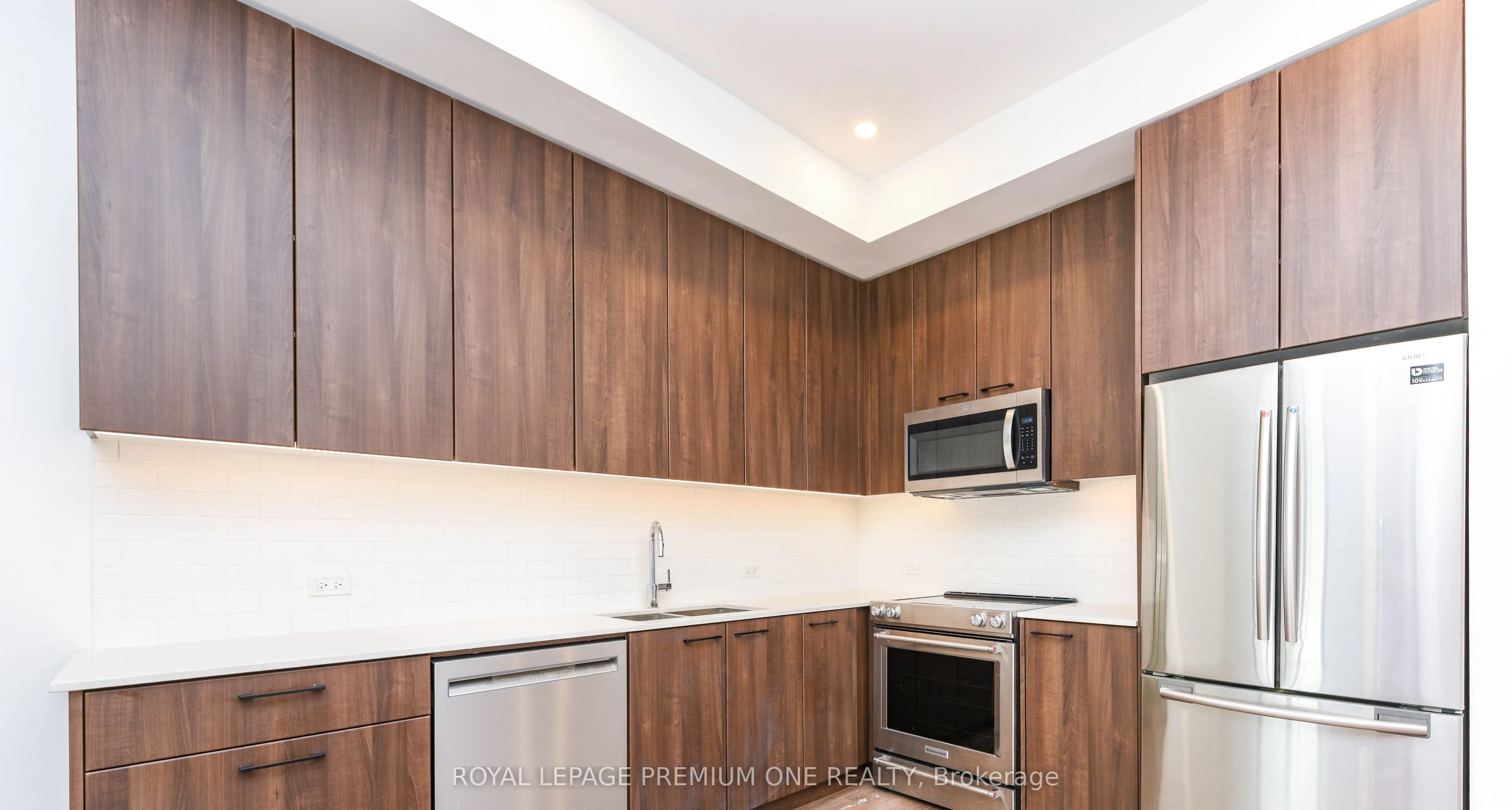 571 Prince Edward Drive N, #101