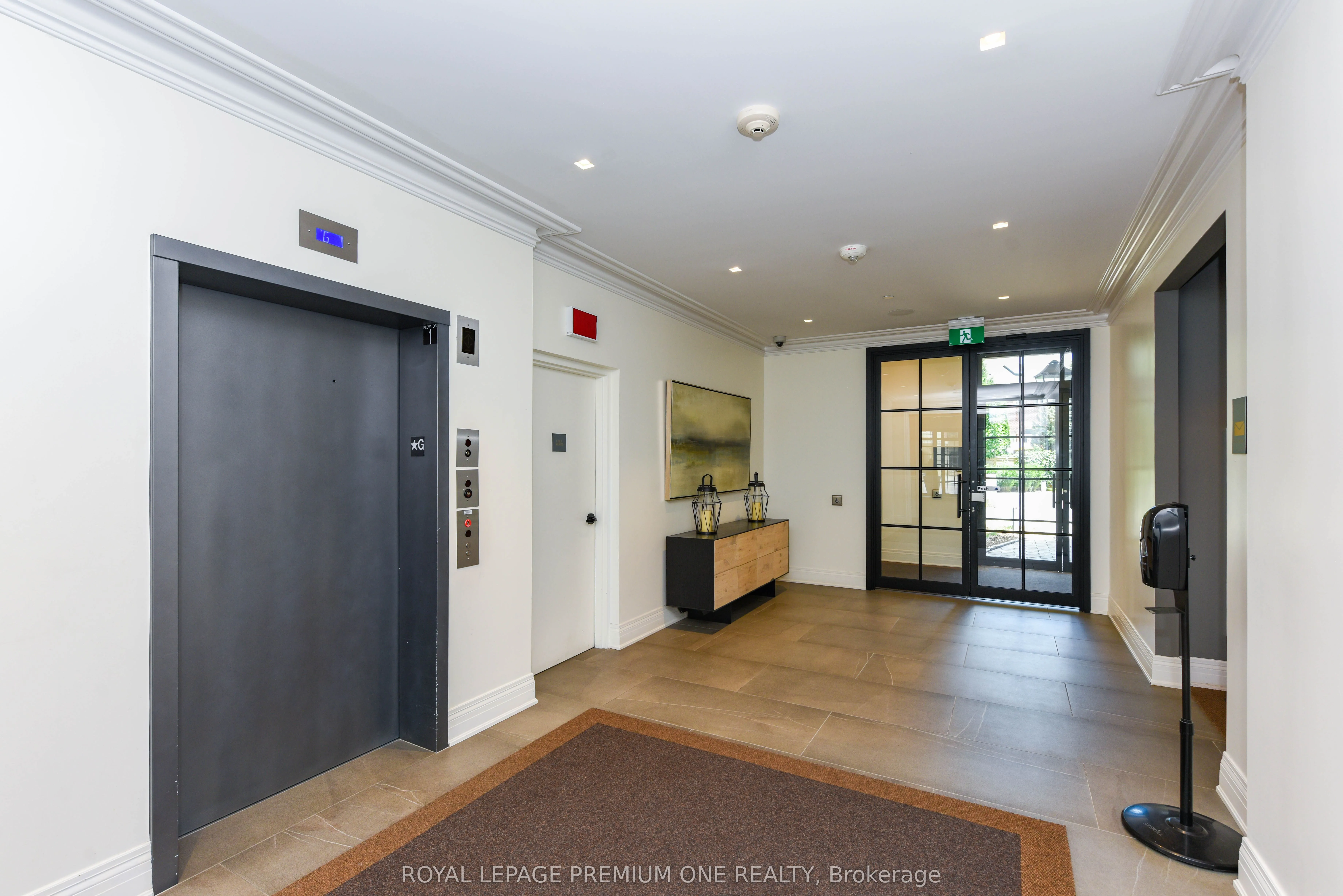 571 Prince Edward Drive N, #101