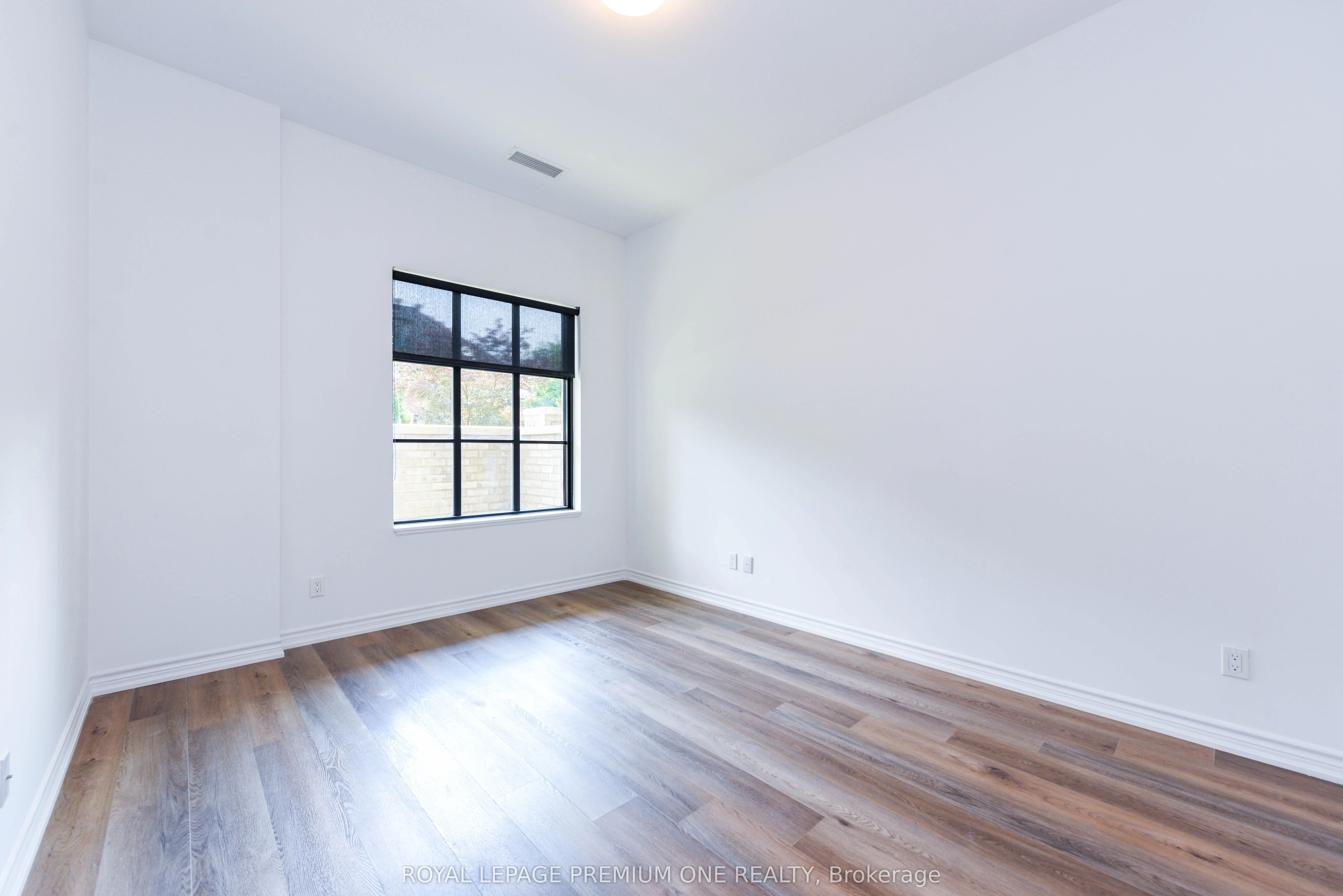 571 Prince Edward Drive N, #101