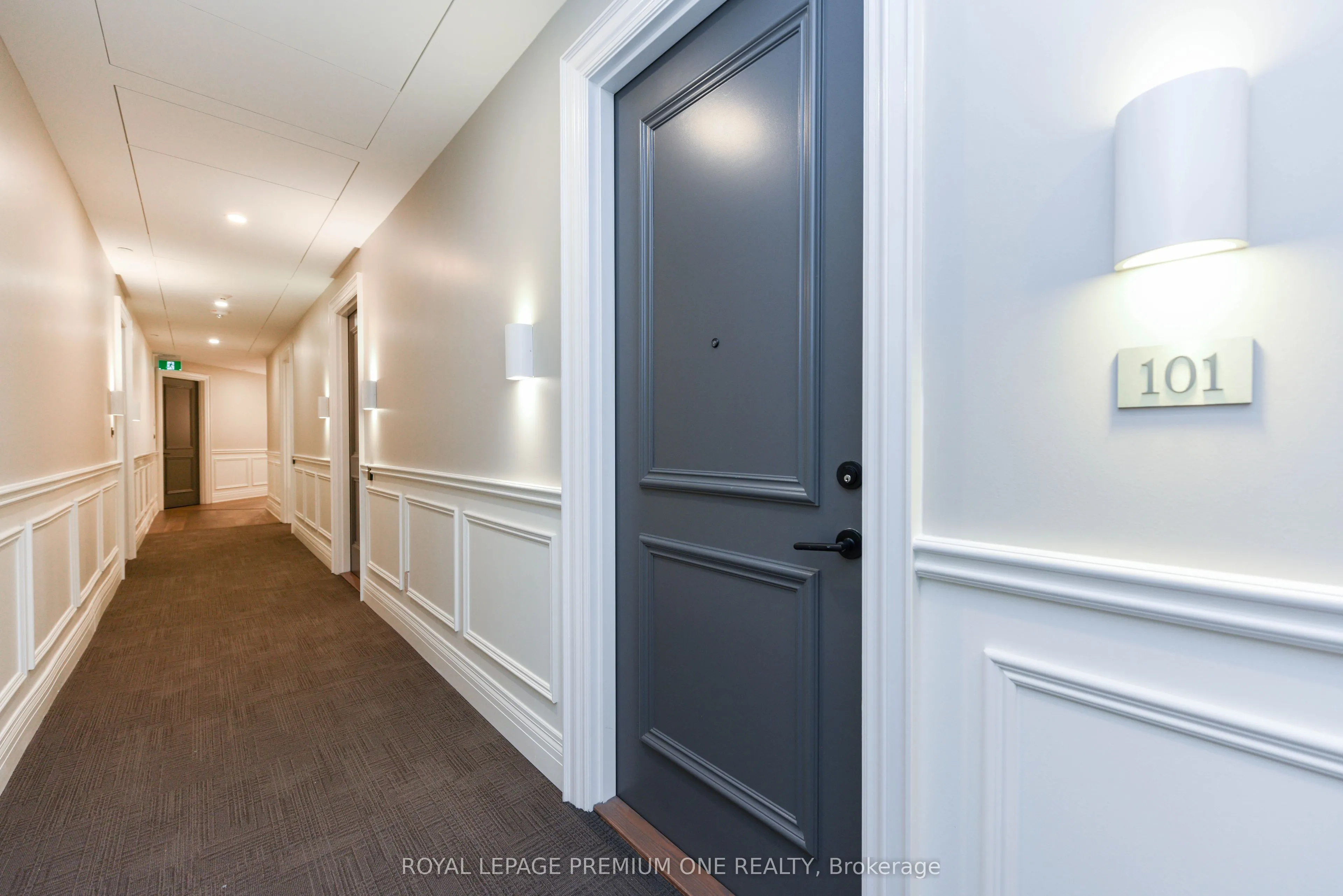 571 Prince Edward Drive N, #101
