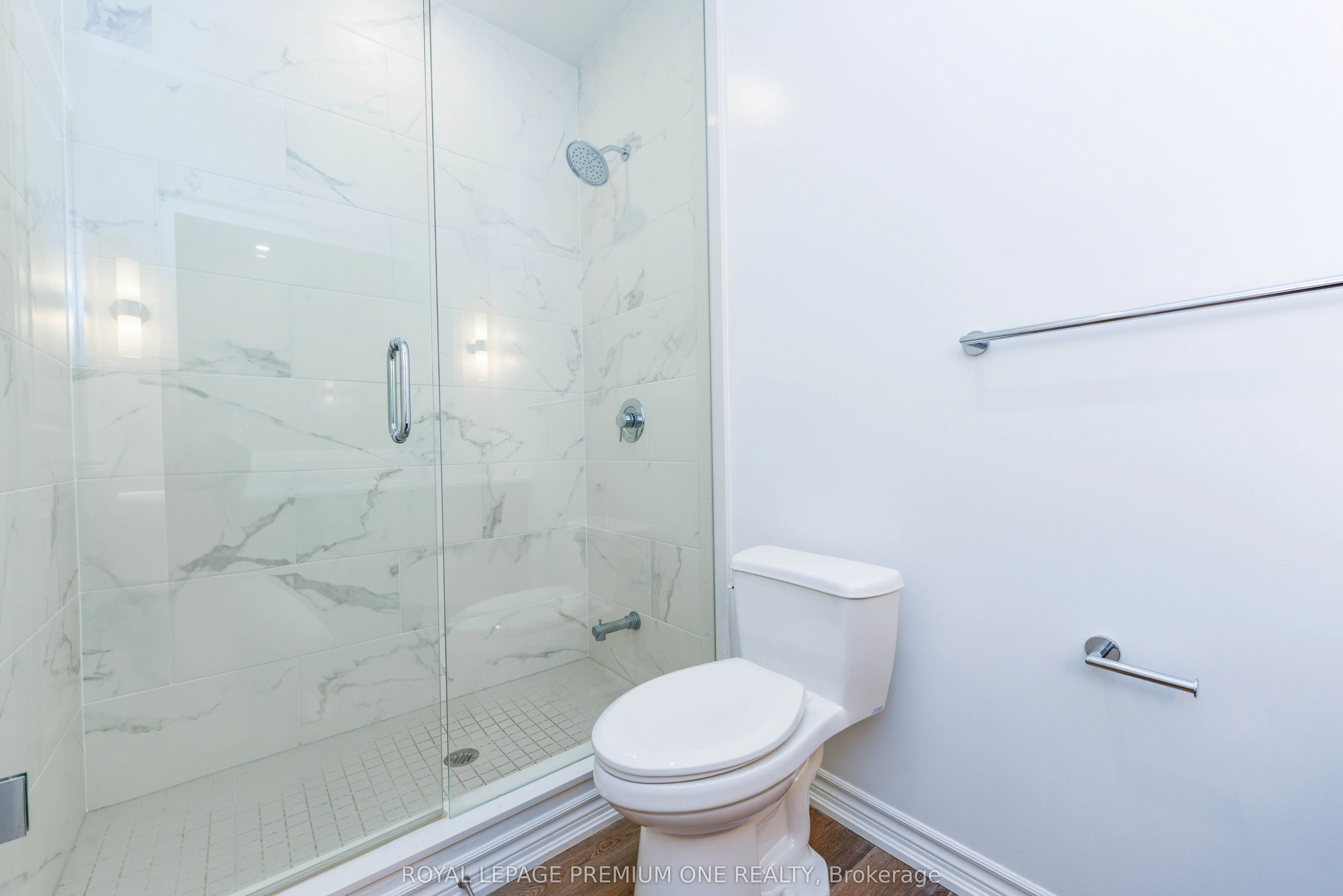 571 Prince Edward Drive N, #101