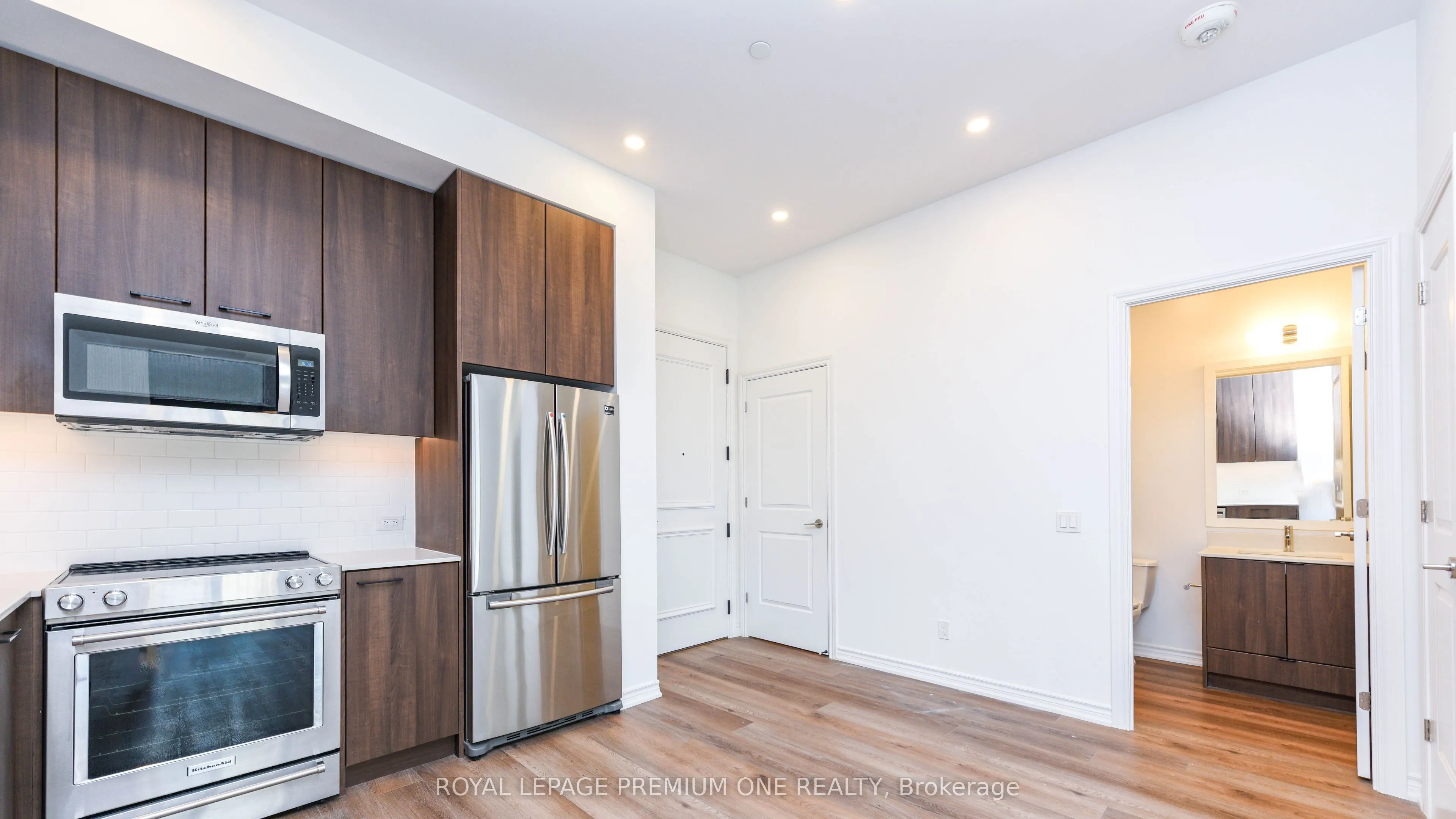 571 Prince Edward Drive N, #101