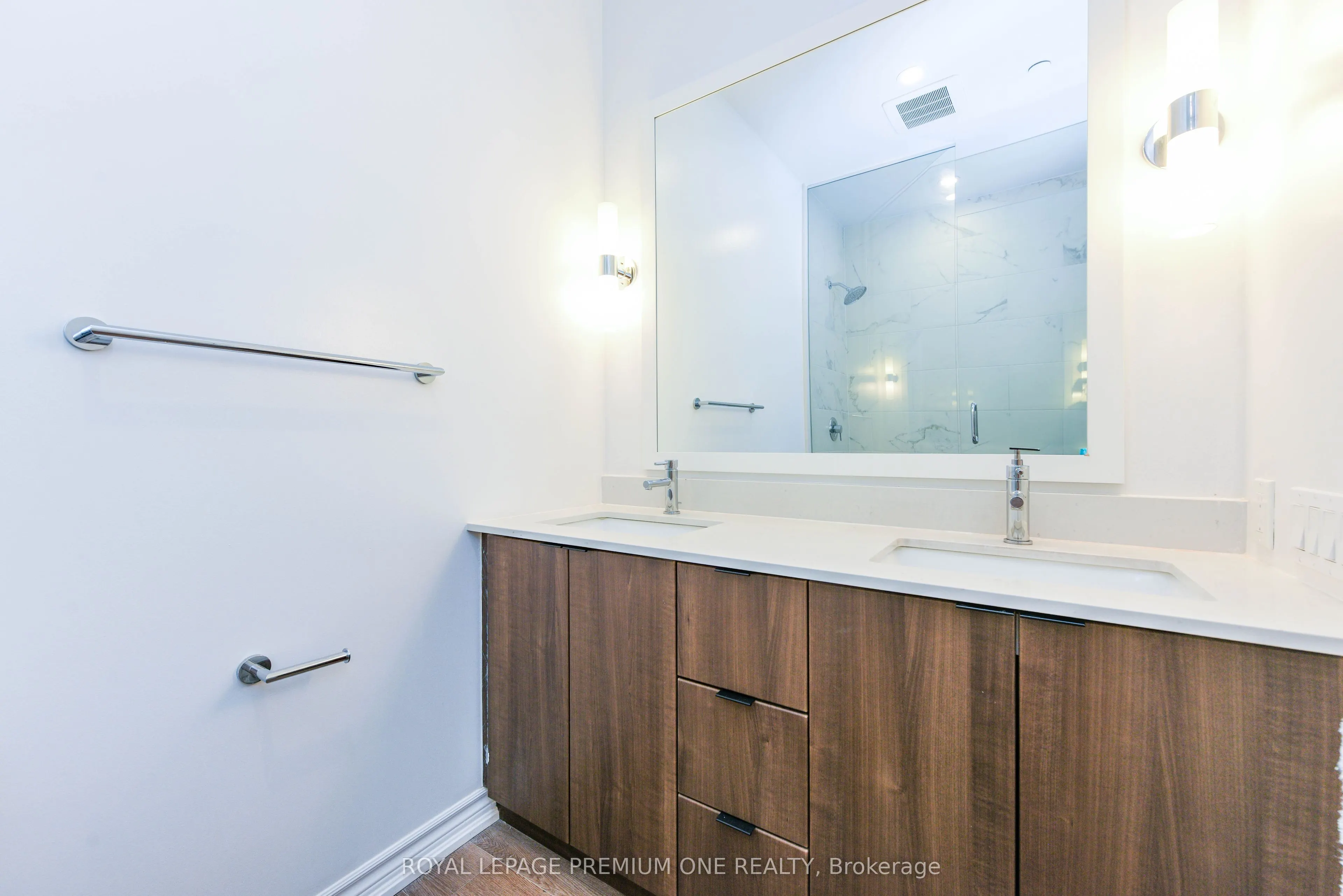 571 Prince Edward Drive N, #101