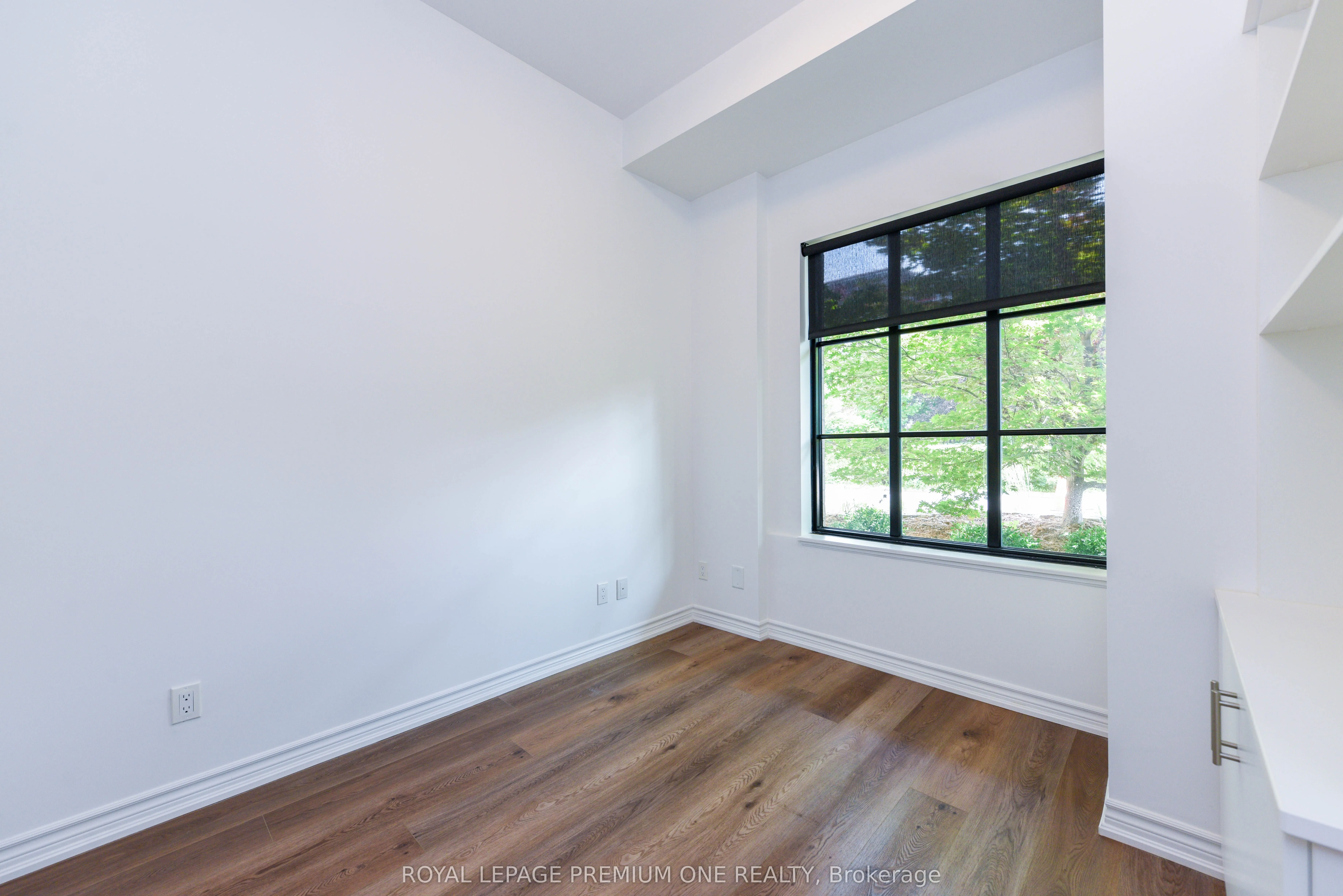 571 Prince Edward Drive N, #101