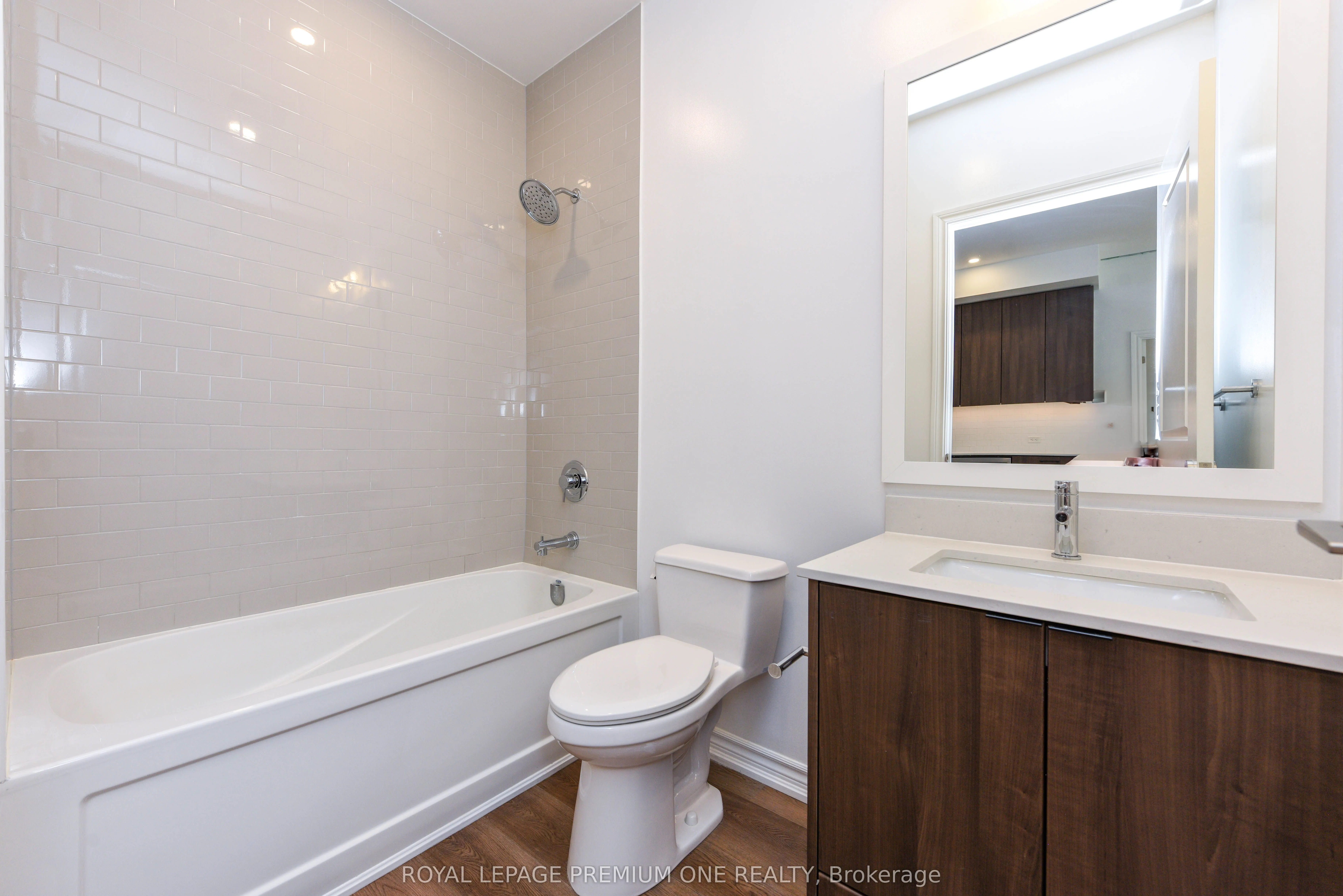 571 Prince Edward Drive N, #101