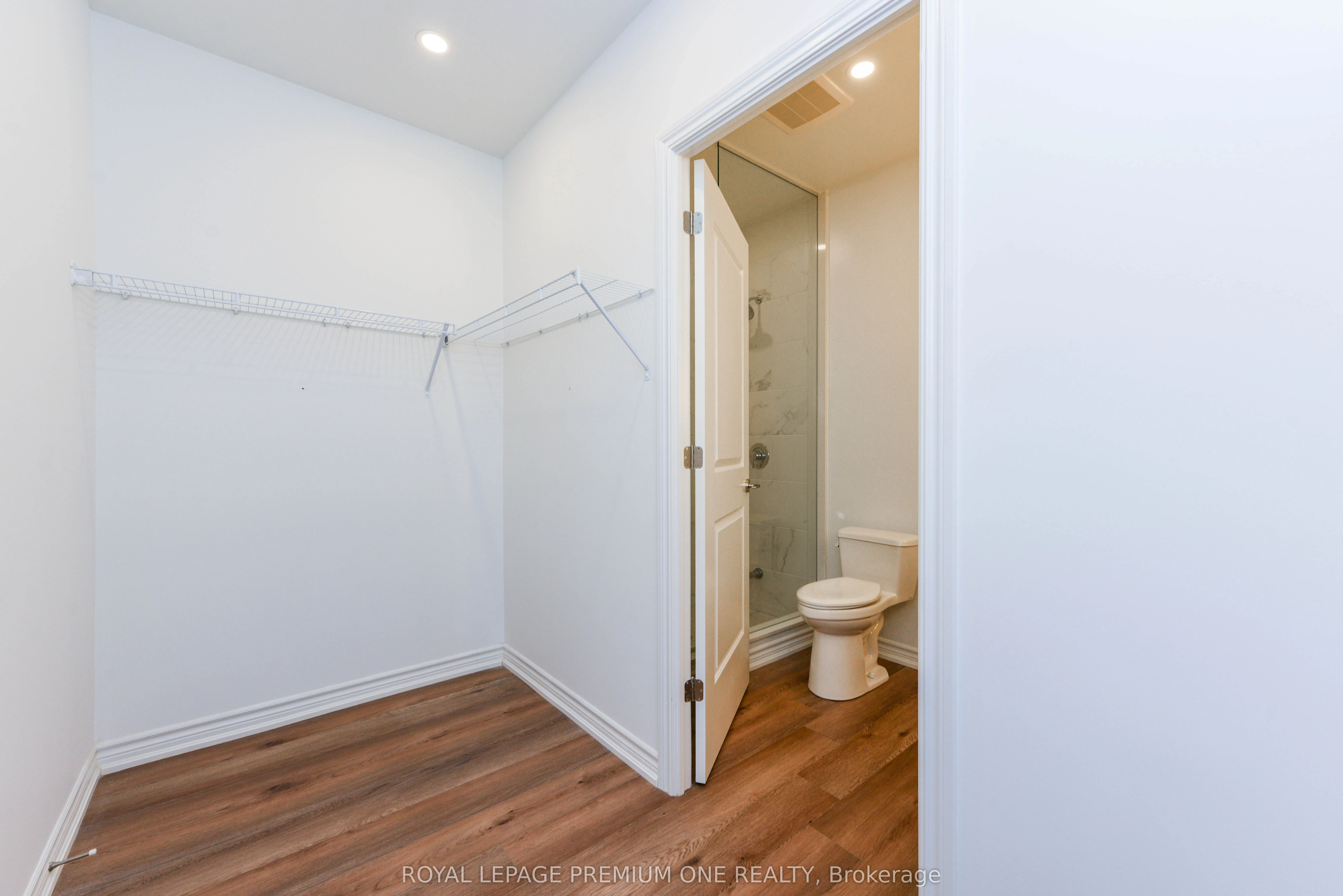 571 Prince Edward Drive N, #101