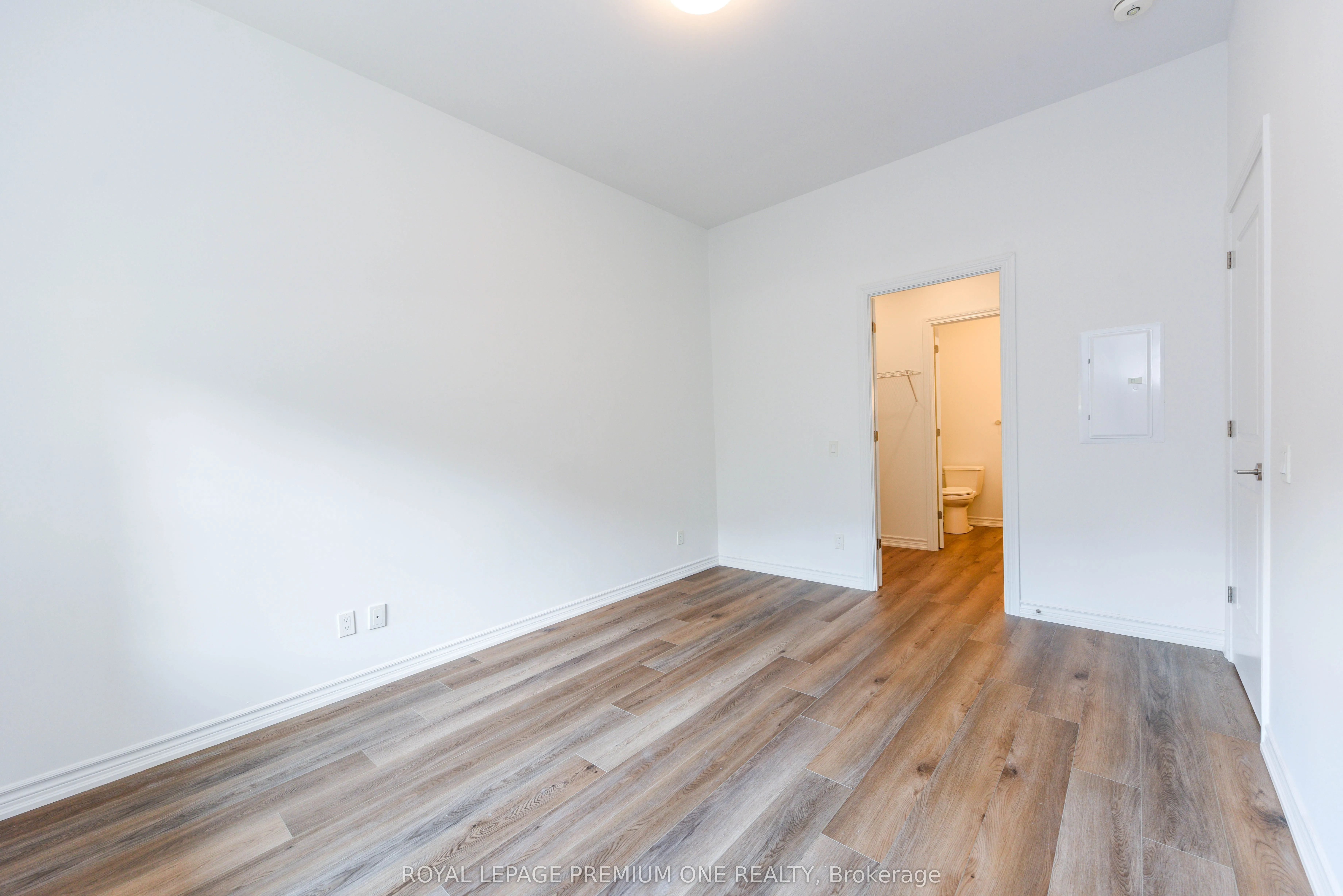 571 Prince Edward Drive N, #101