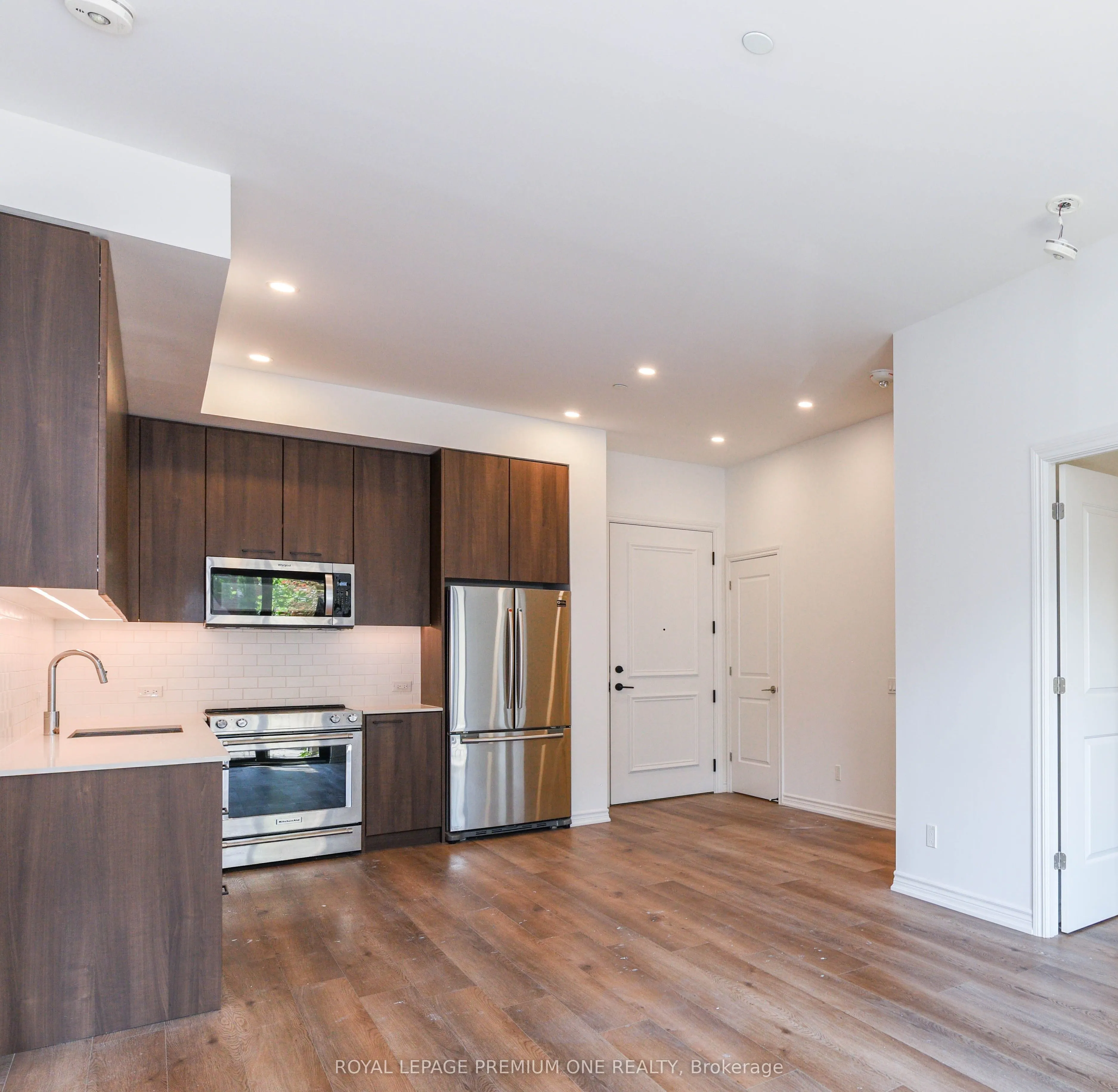 571 Prince Edward Drive N, #101