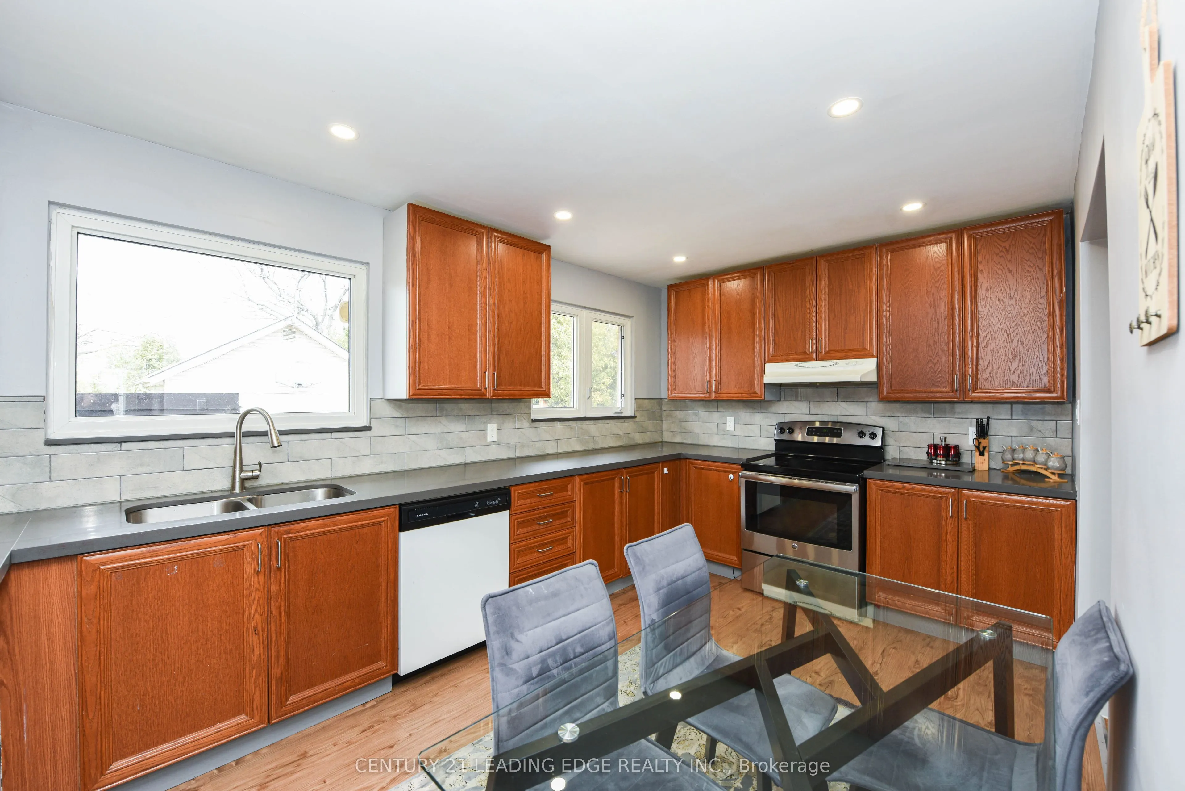 34 Paragon Road