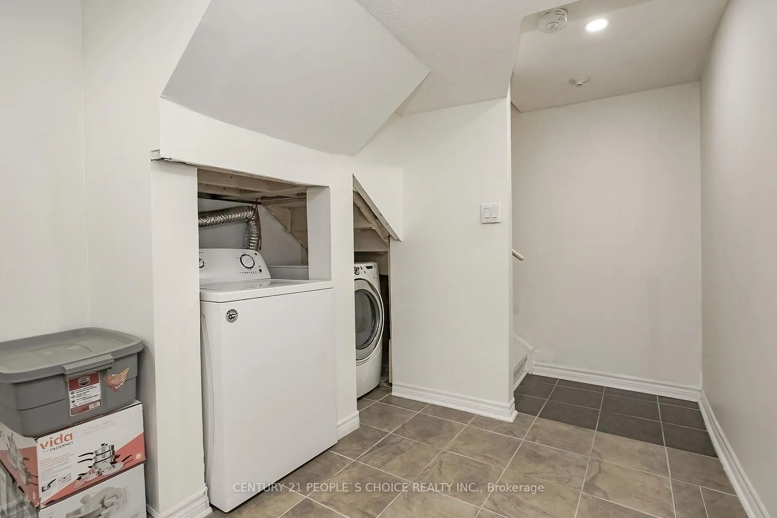 90 Hashmi Place