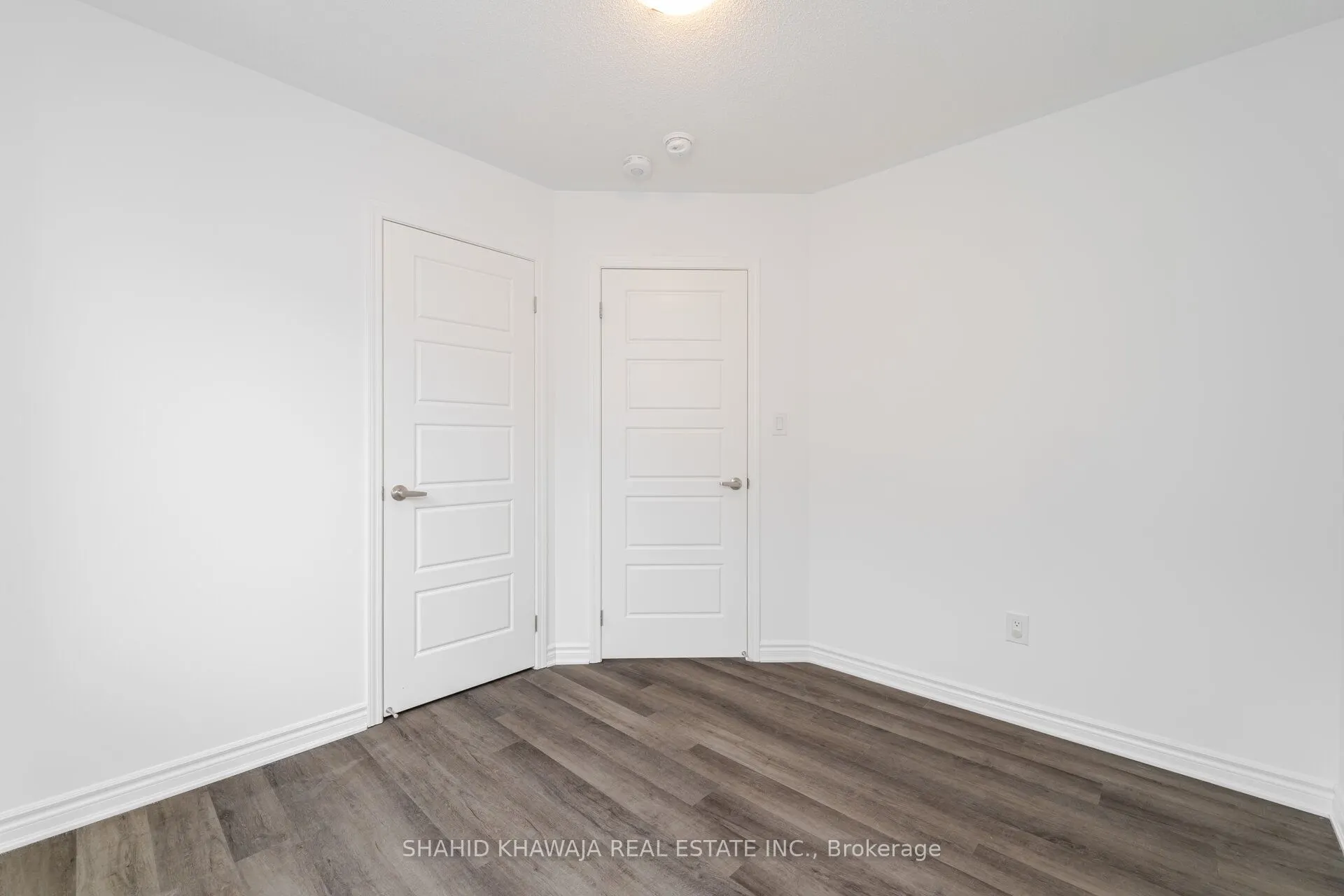 1564 Moira Crescent
