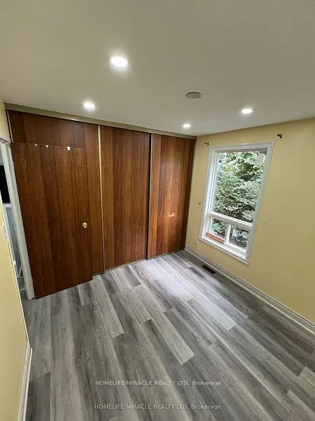 93 Greenbriar Road