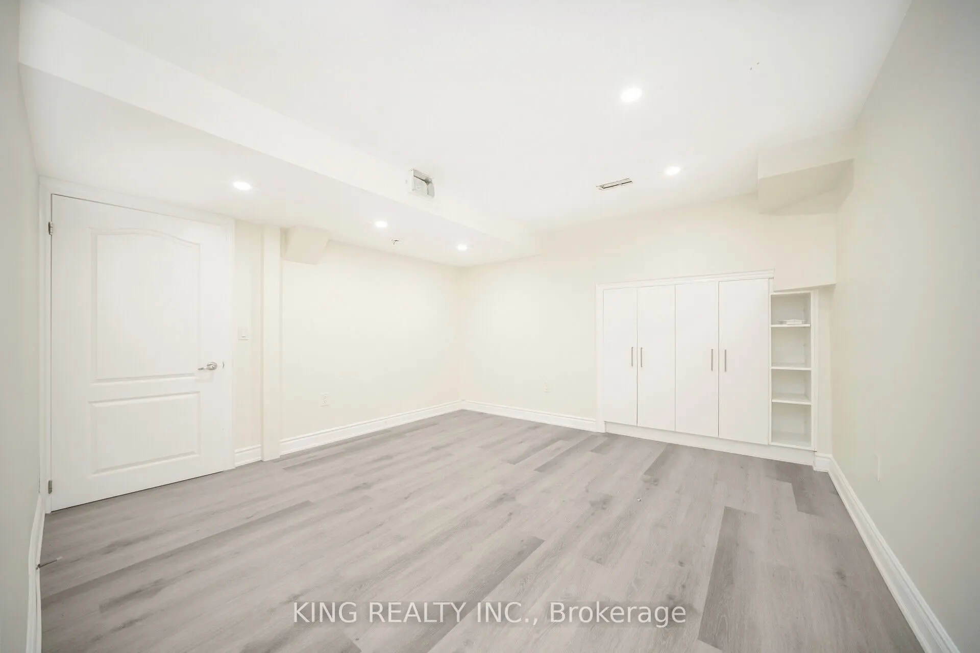 52 Haverstock Crescent