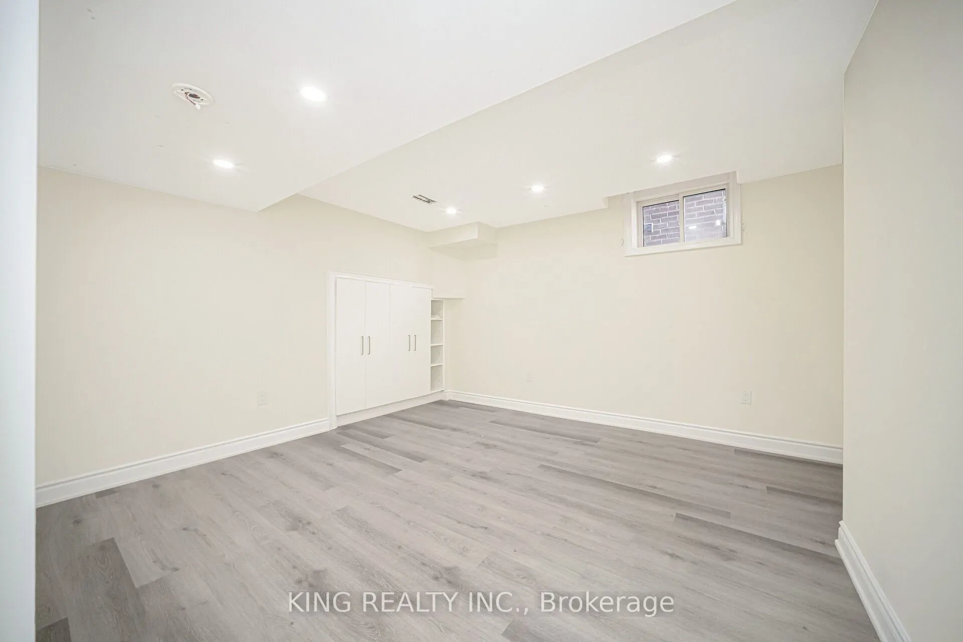 52 Haverstock Crescent
