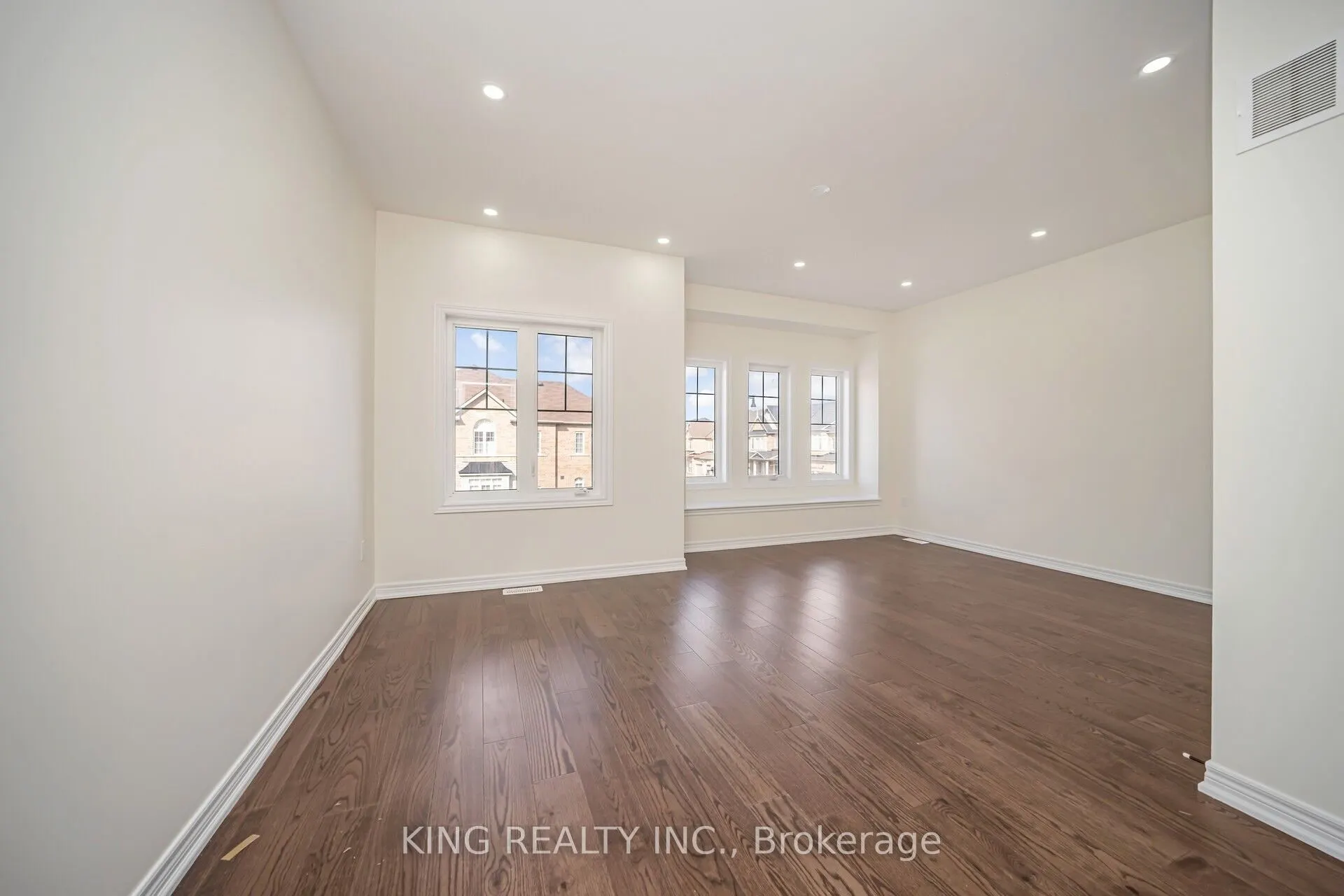 52 Haverstock Crescent