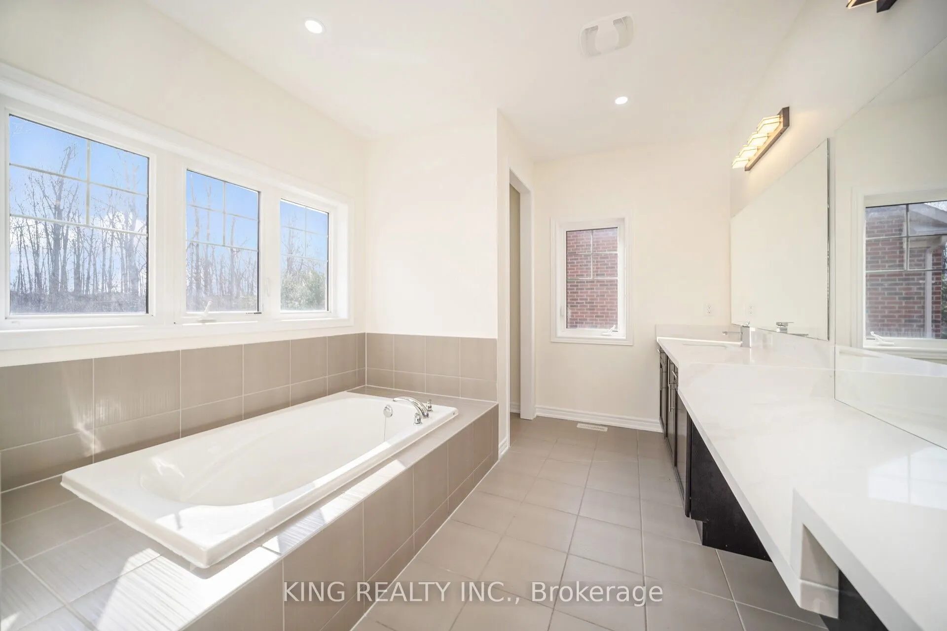 52 Haverstock Crescent