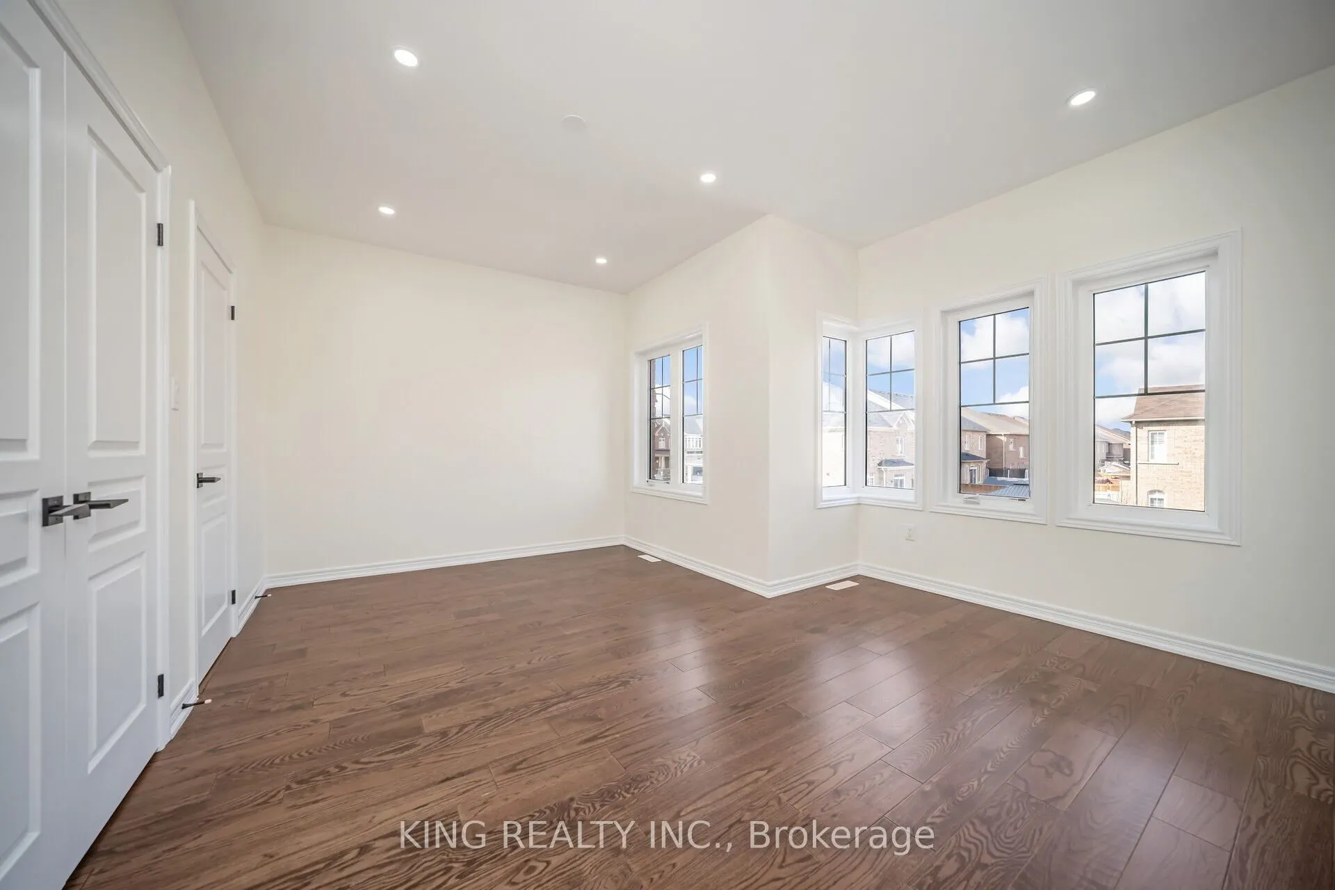 52 Haverstock Crescent