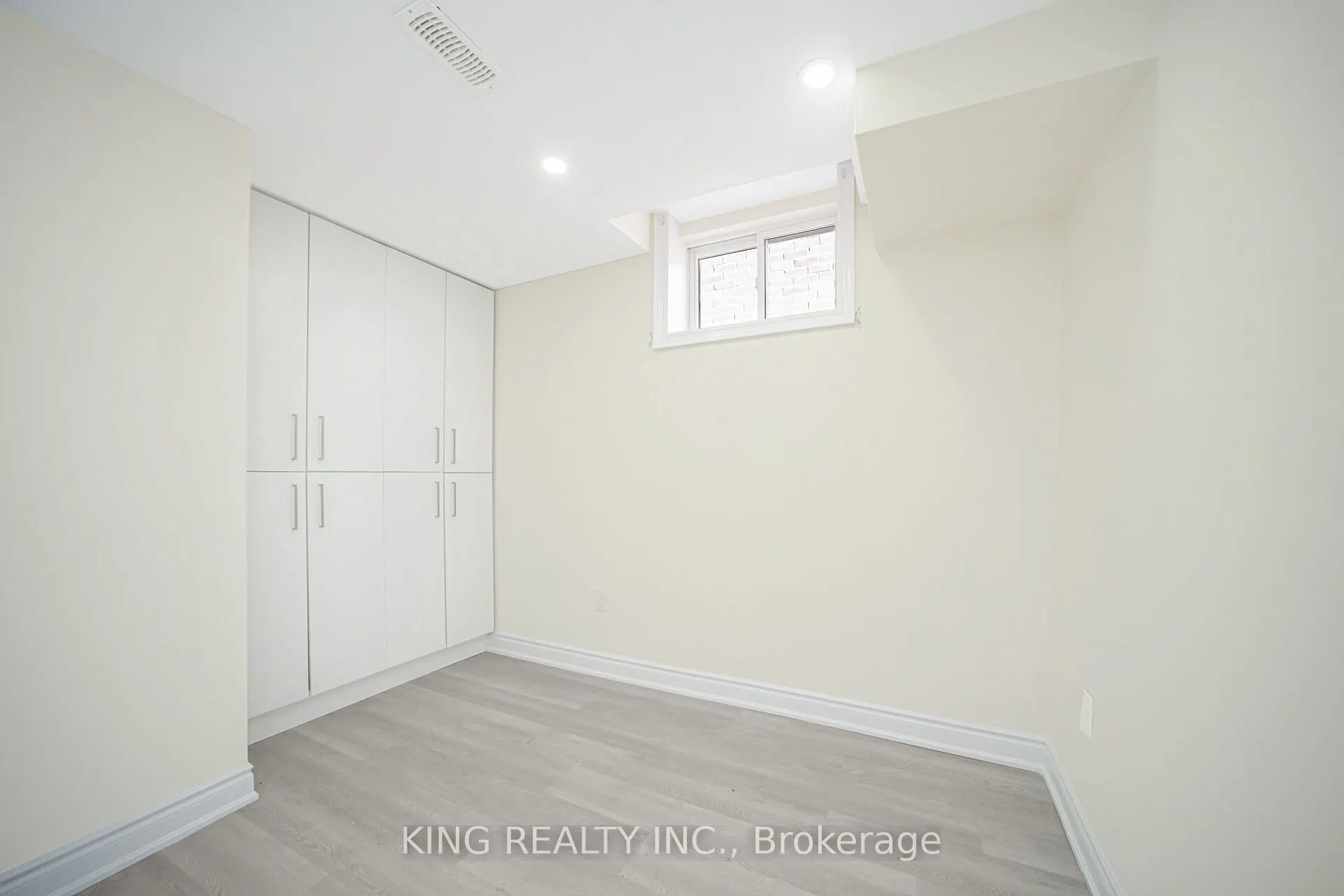 52 Haverstock Crescent
