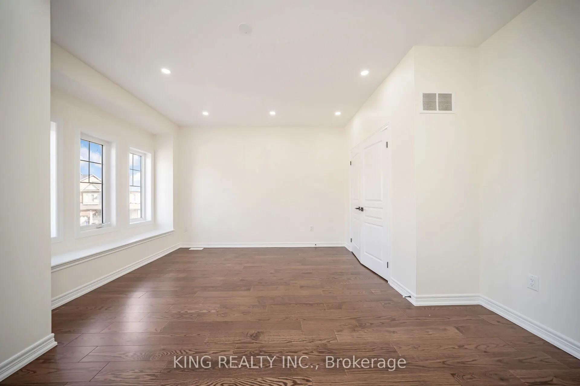 52 Haverstock Crescent