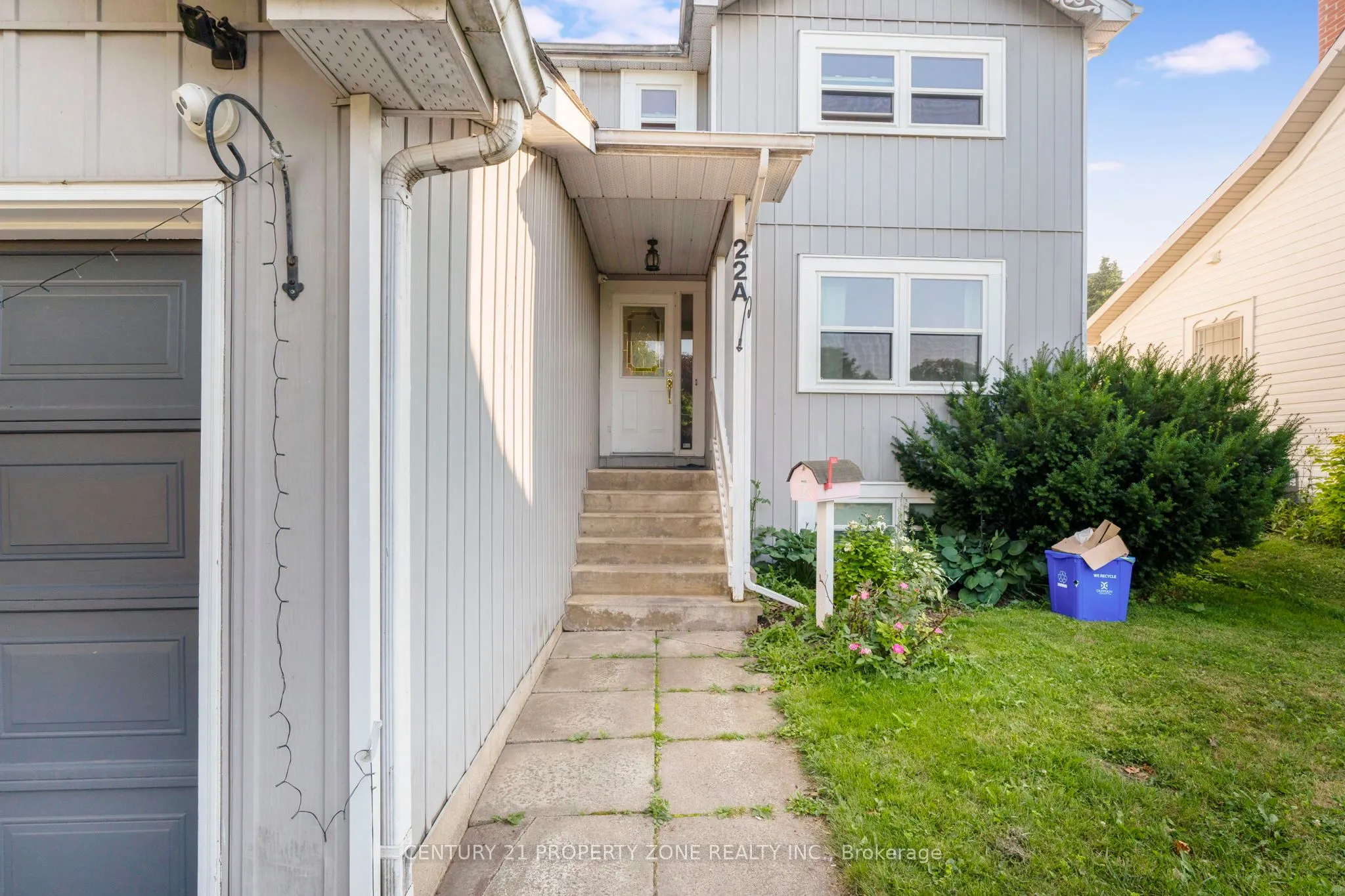 22 John Street W