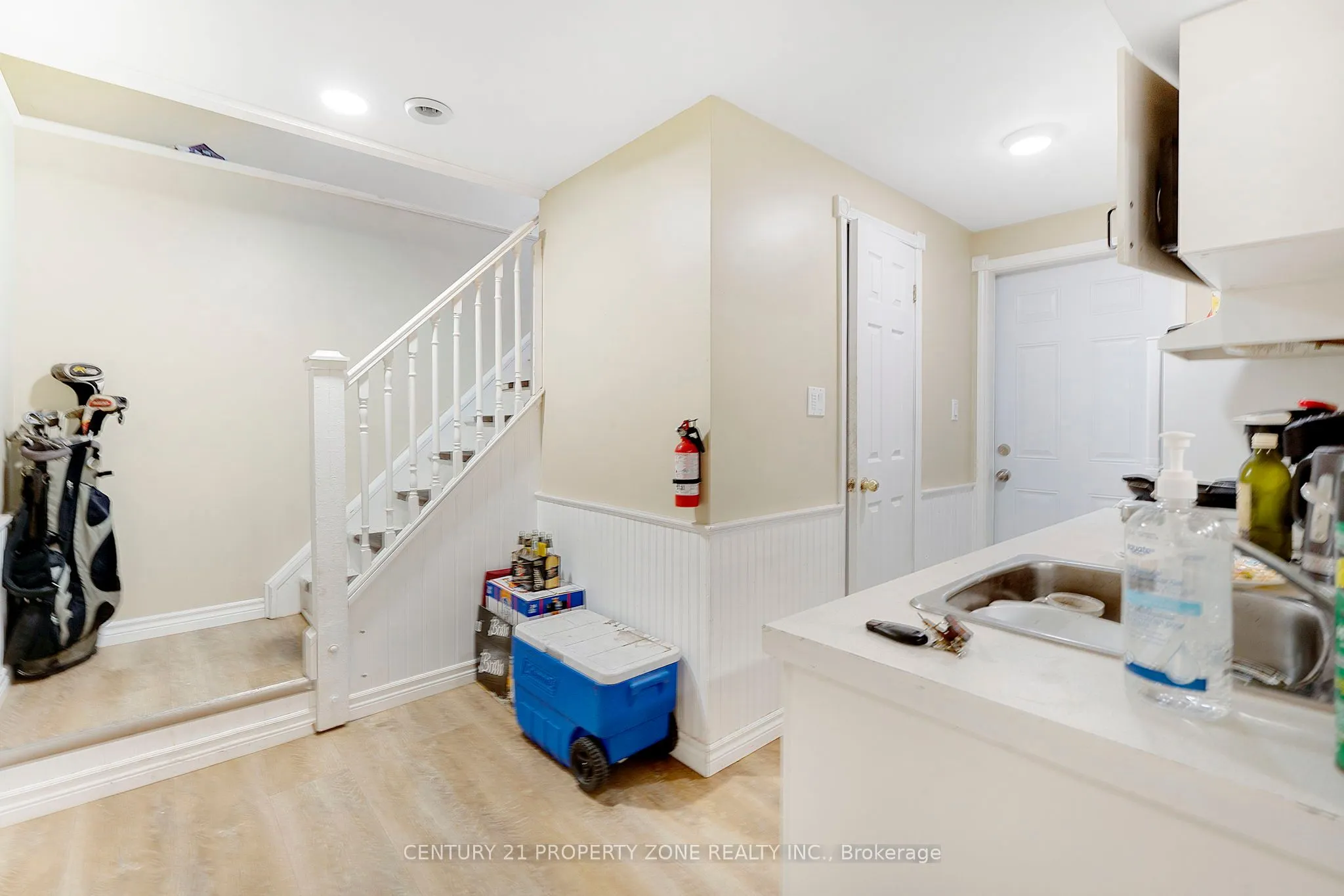 22 John Street W