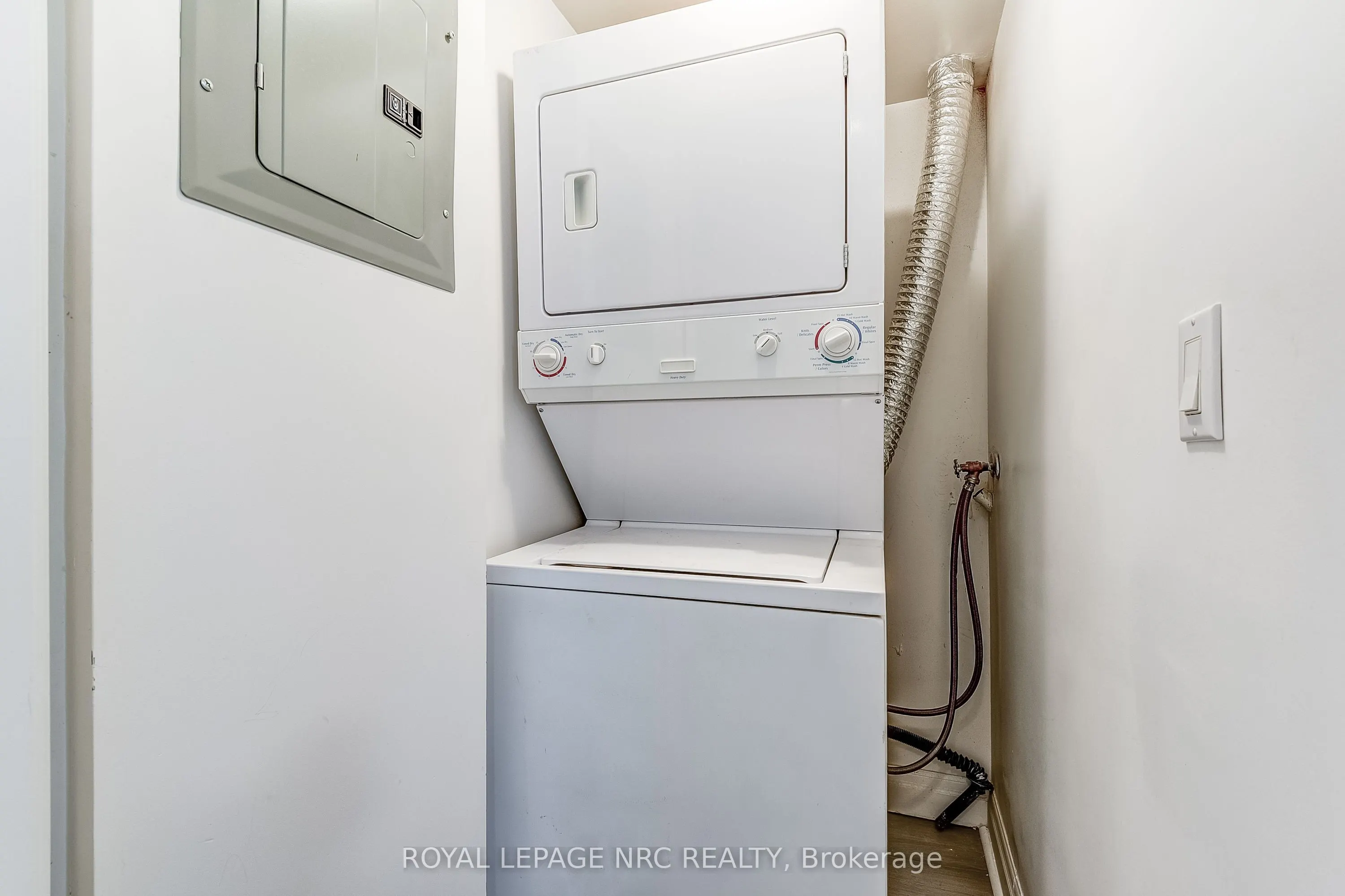 2121 Lakeshore Boulevard W, #1211