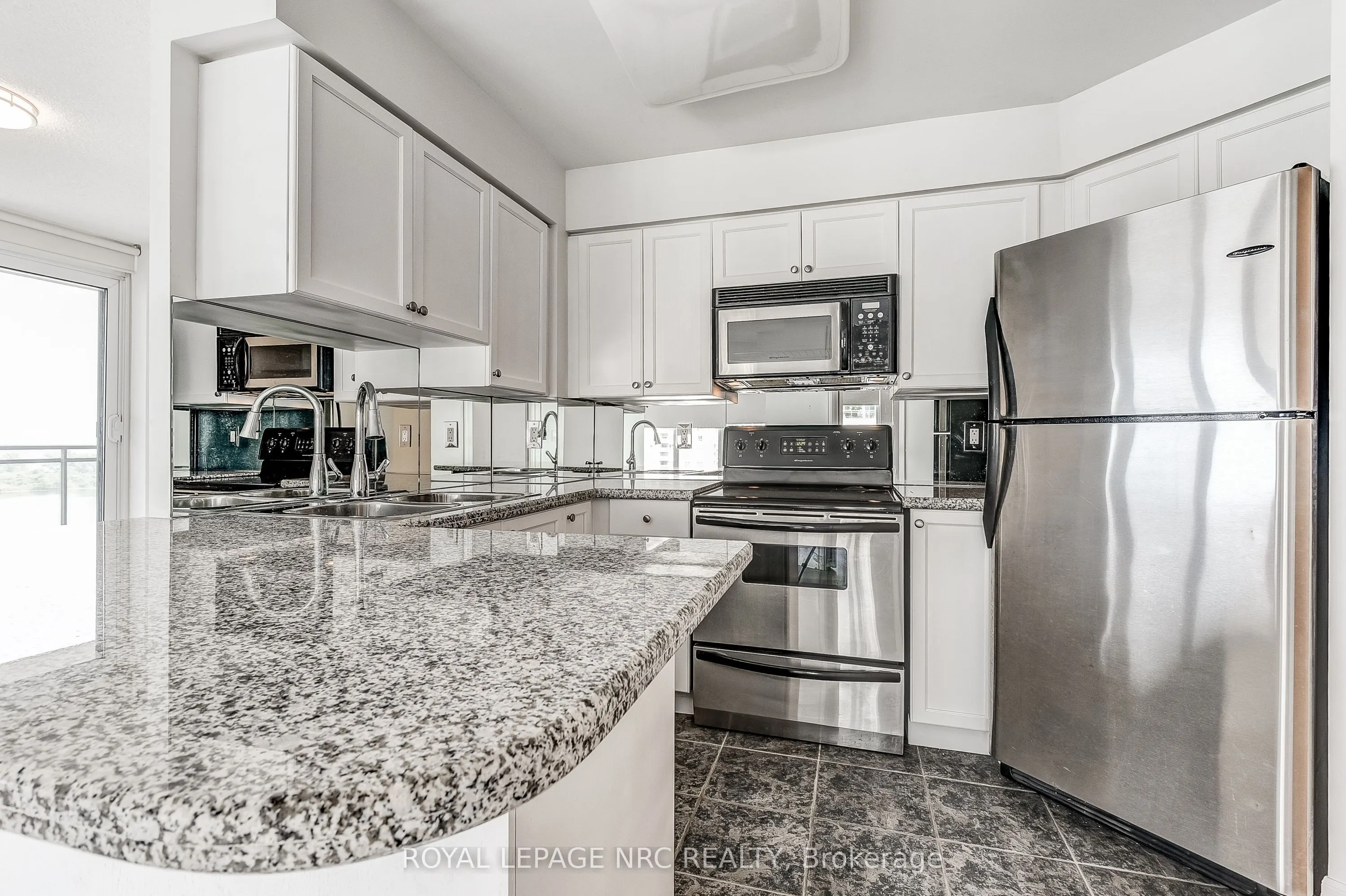 2121 Lakeshore Boulevard W, #1211