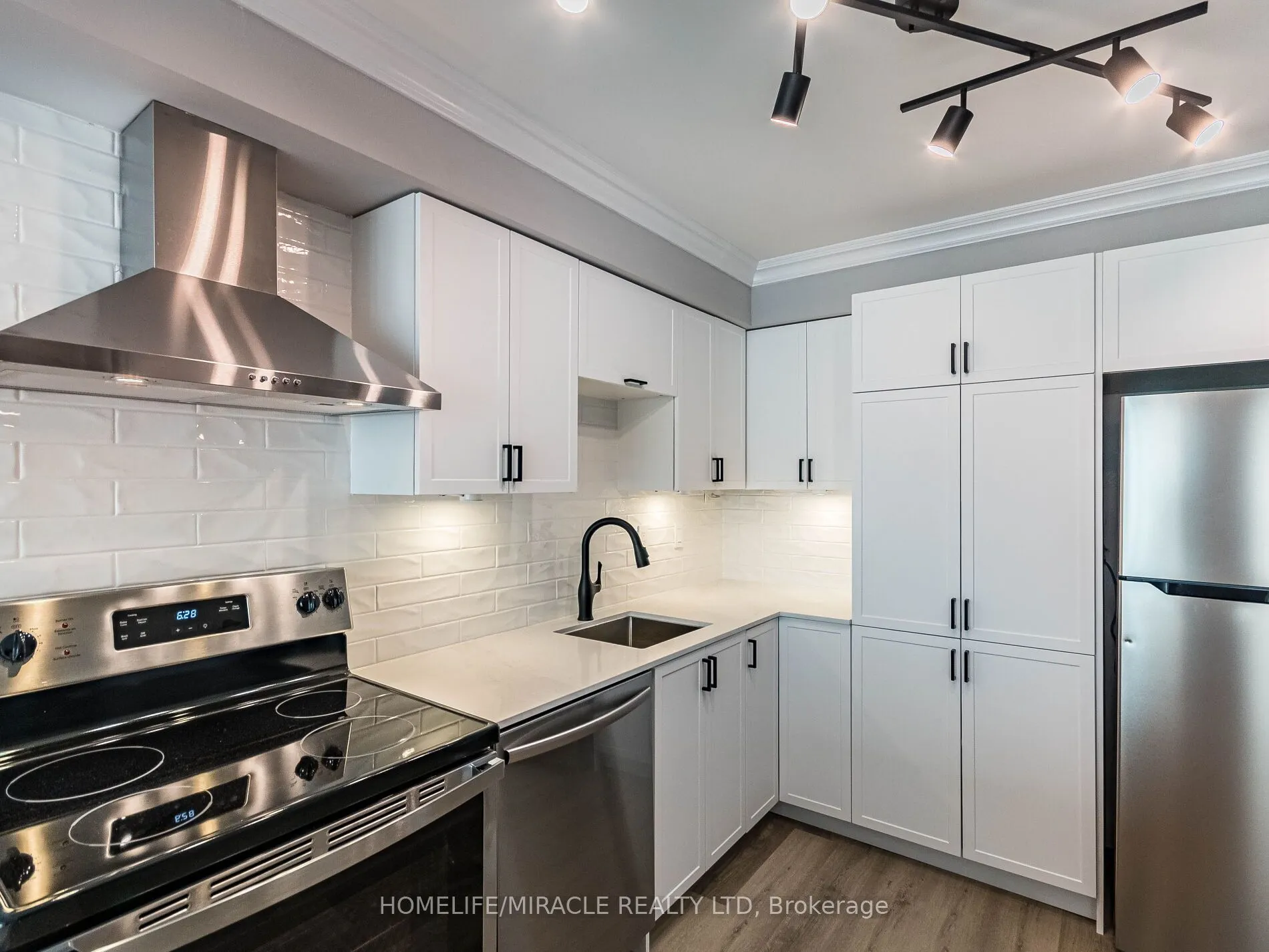 1270 Maple Crossing Boulevard, #604