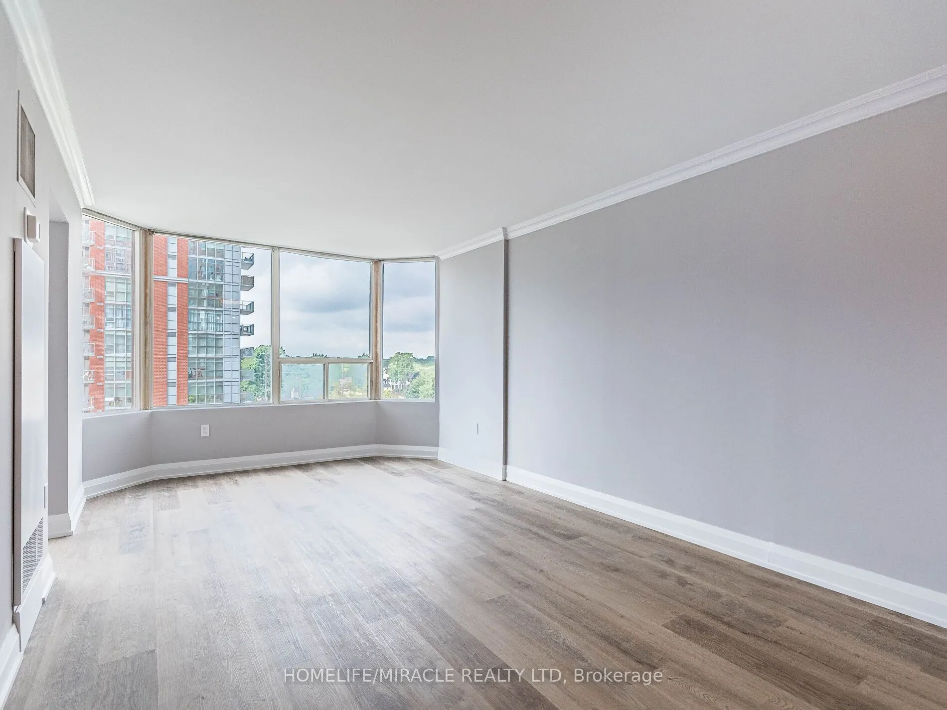 1270 Maple Crossing Boulevard, #604