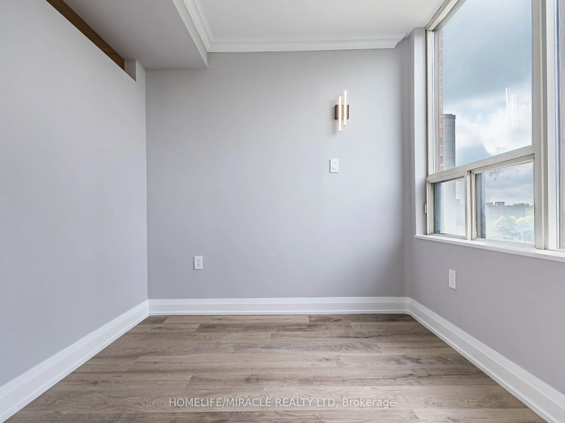 1270 Maple Crossing Boulevard, #604