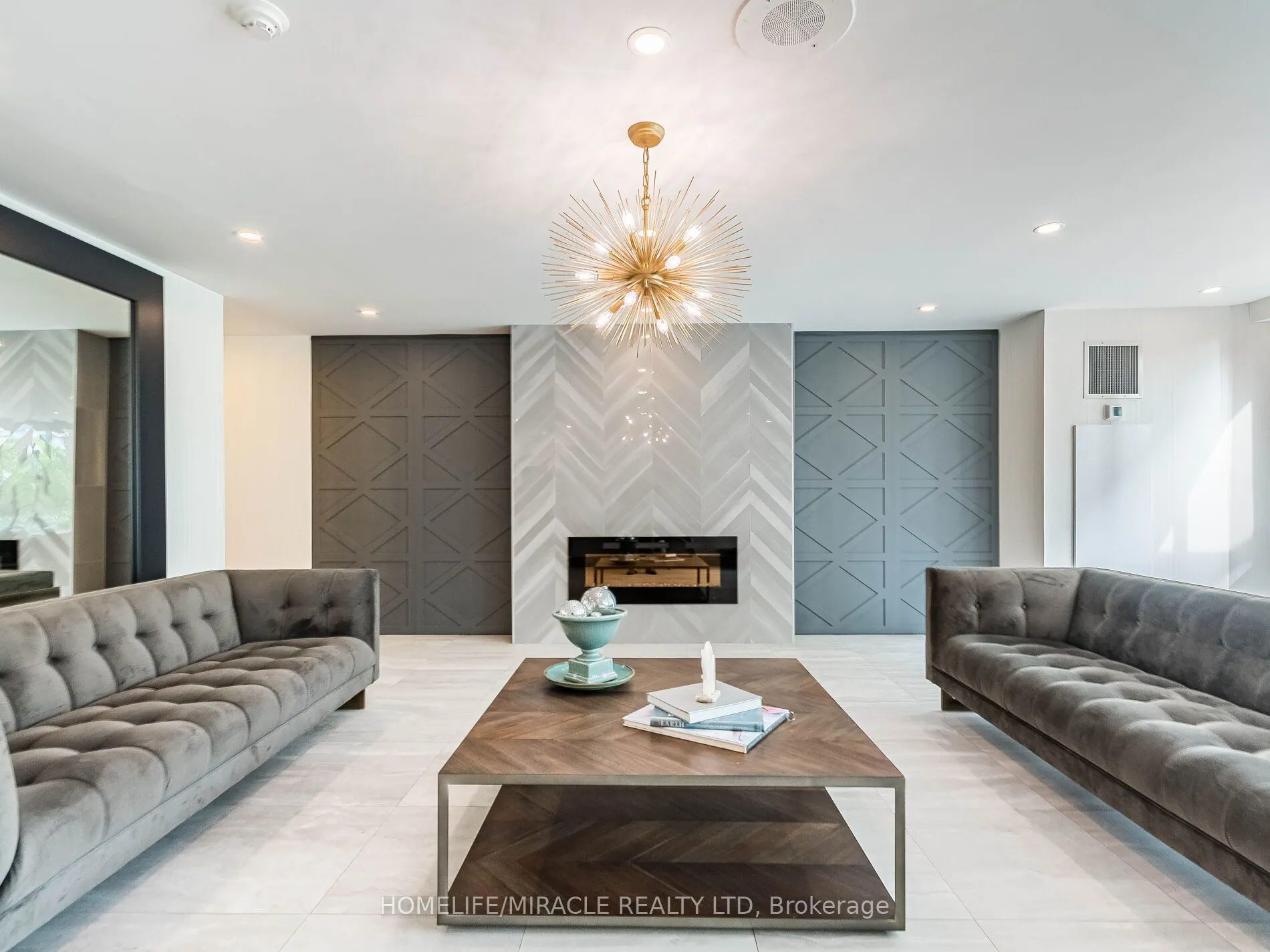 1270 Maple Crossing Boulevard, #604