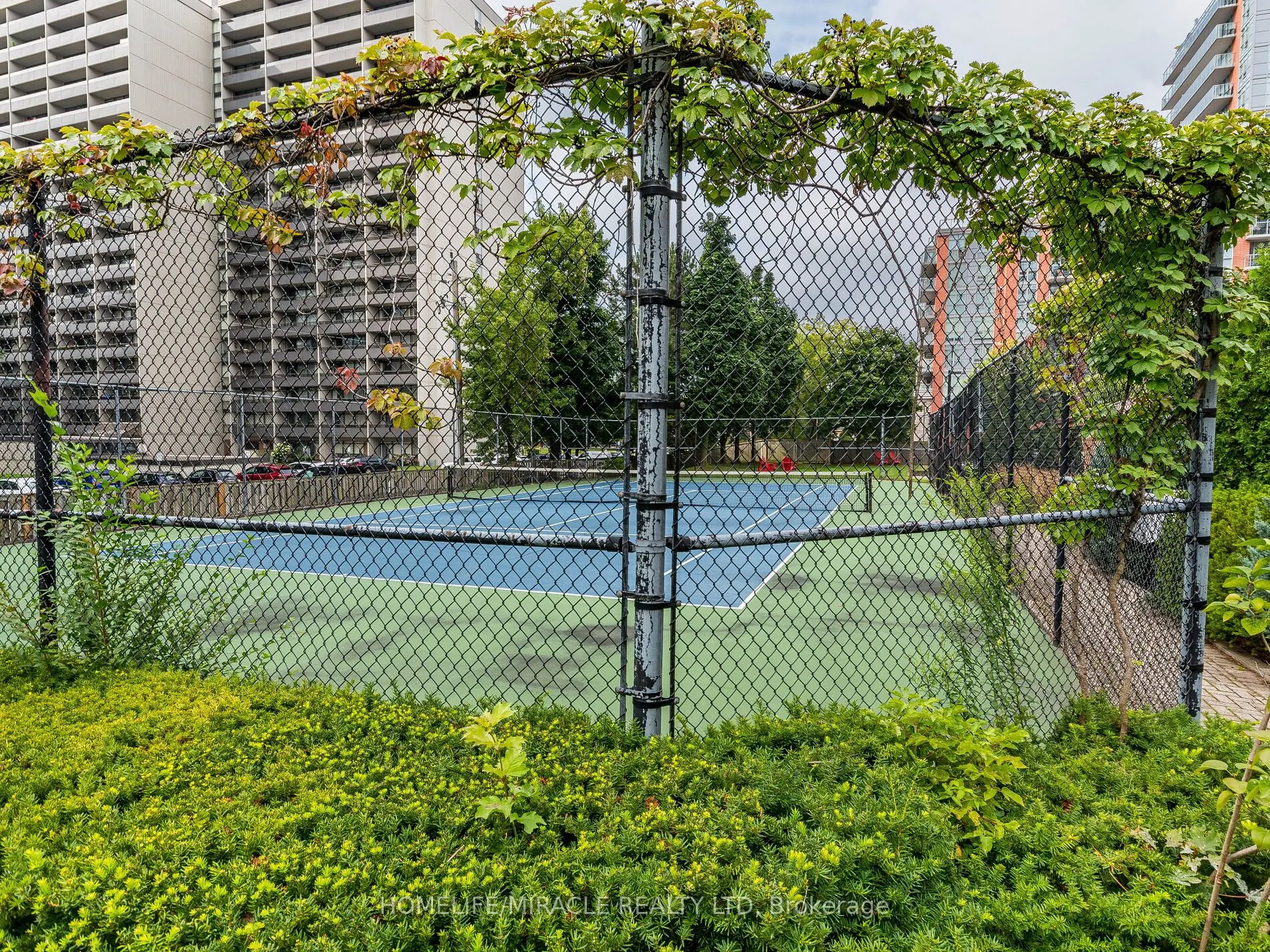 1270 Maple Crossing Boulevard, #604