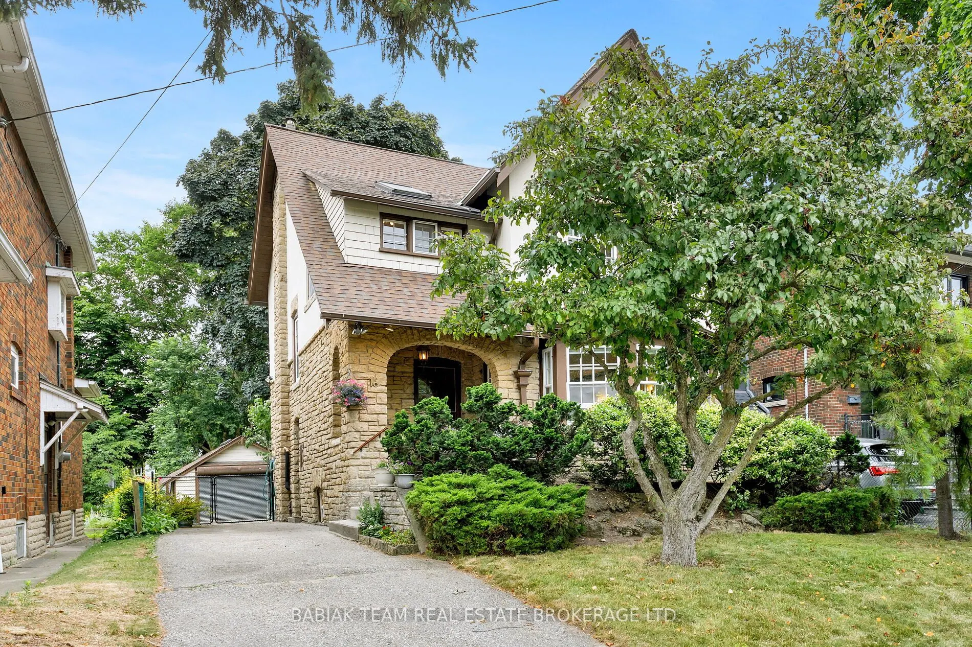 16 Palisades