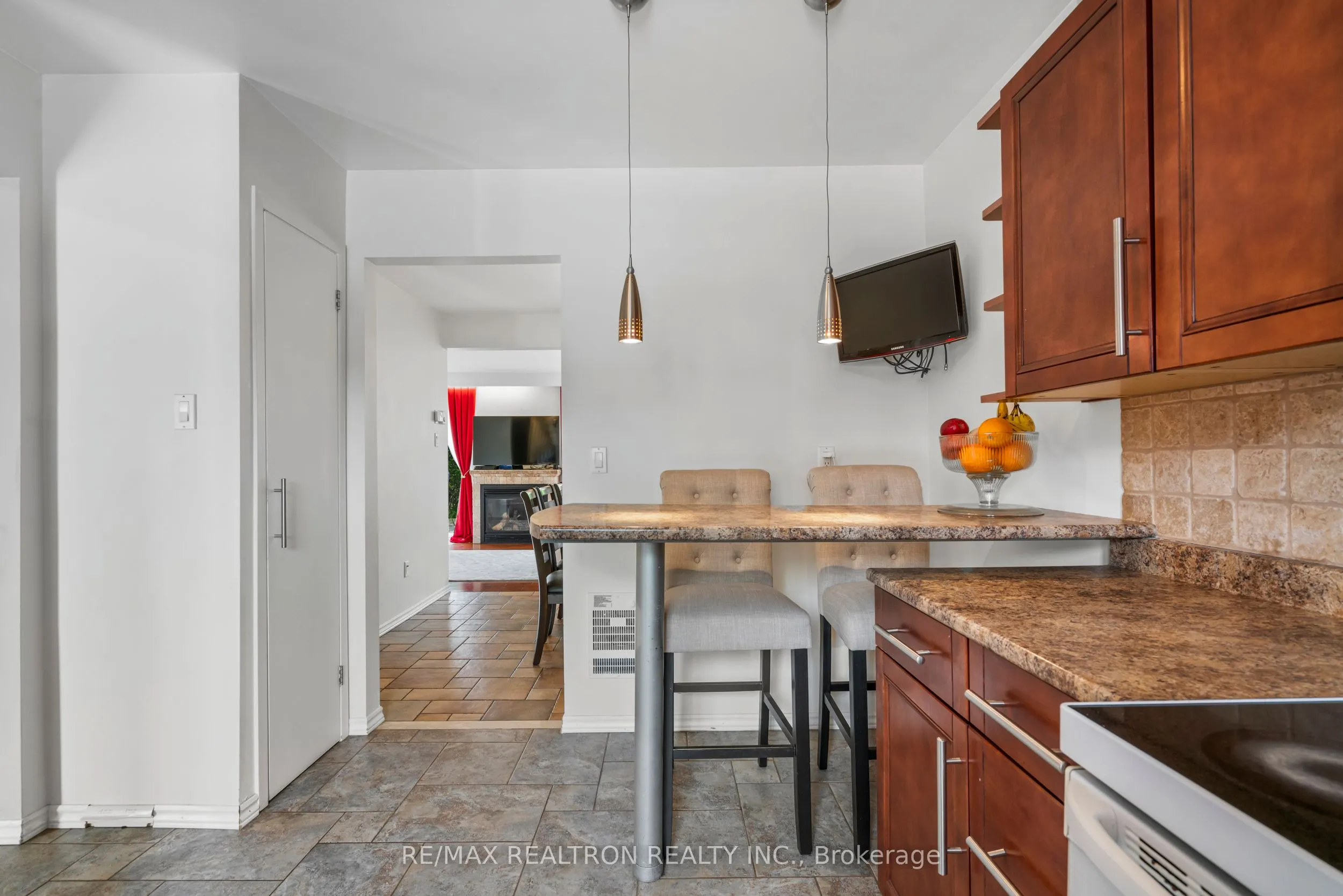 19 Centennial Park Road, #10