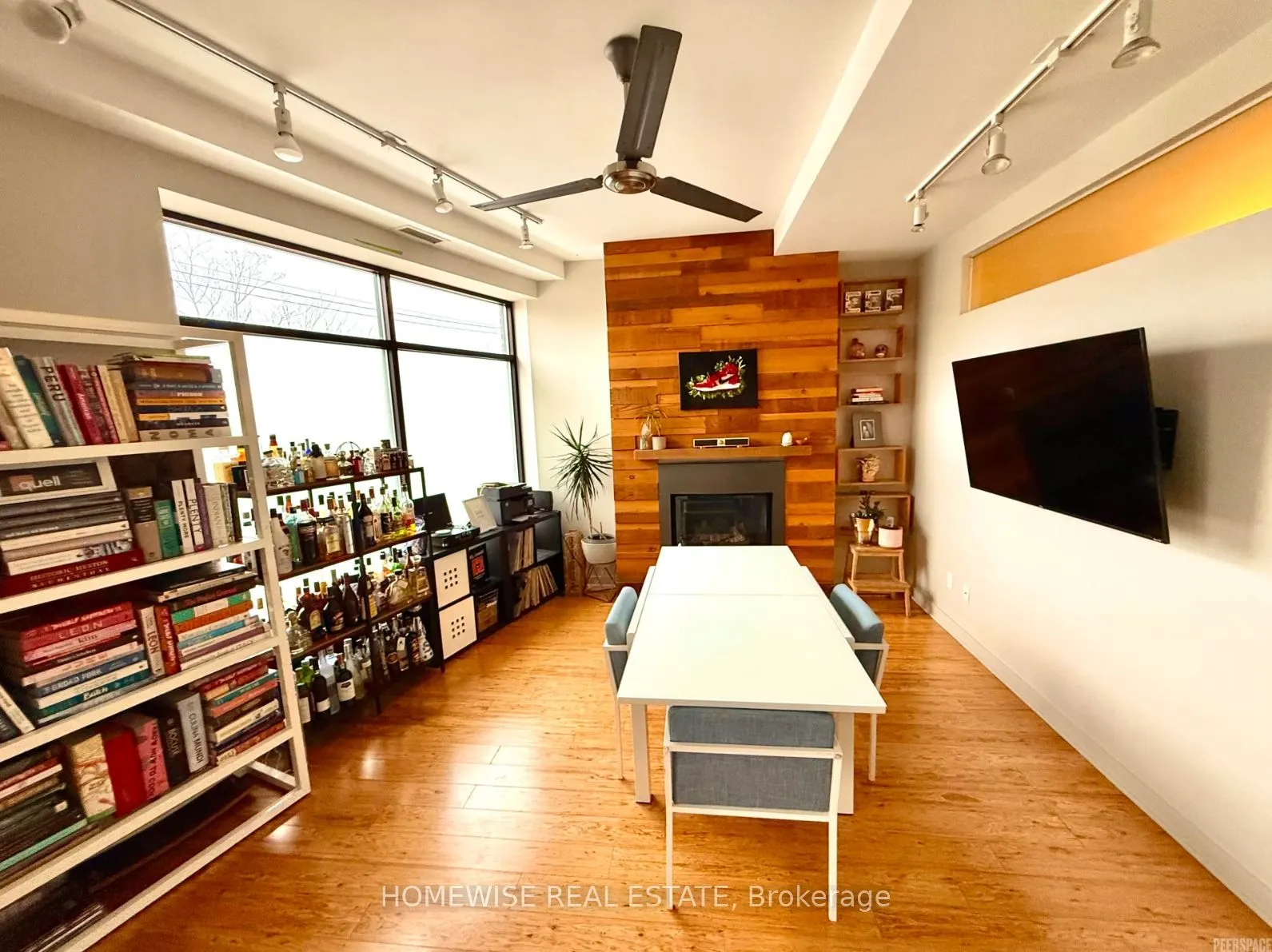 3633 Dundas Street W