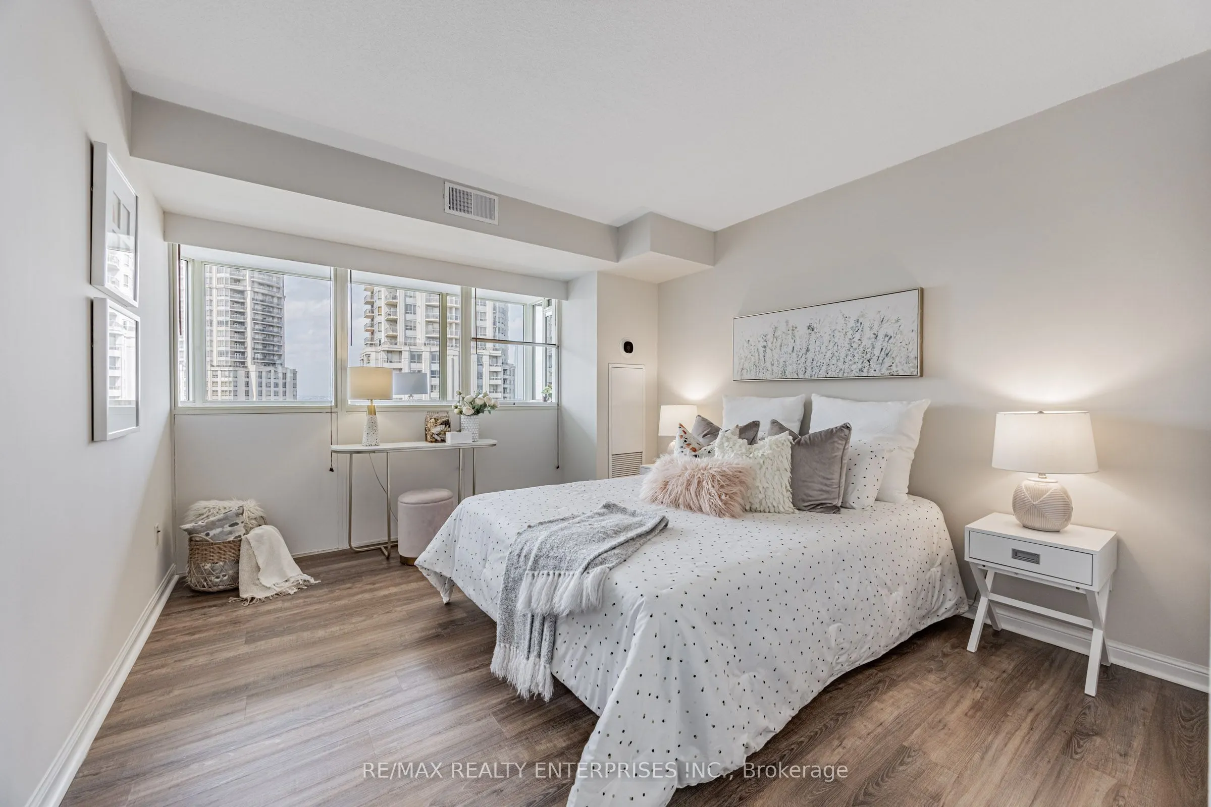 55 Kingsbridge Garden Circle, #2213