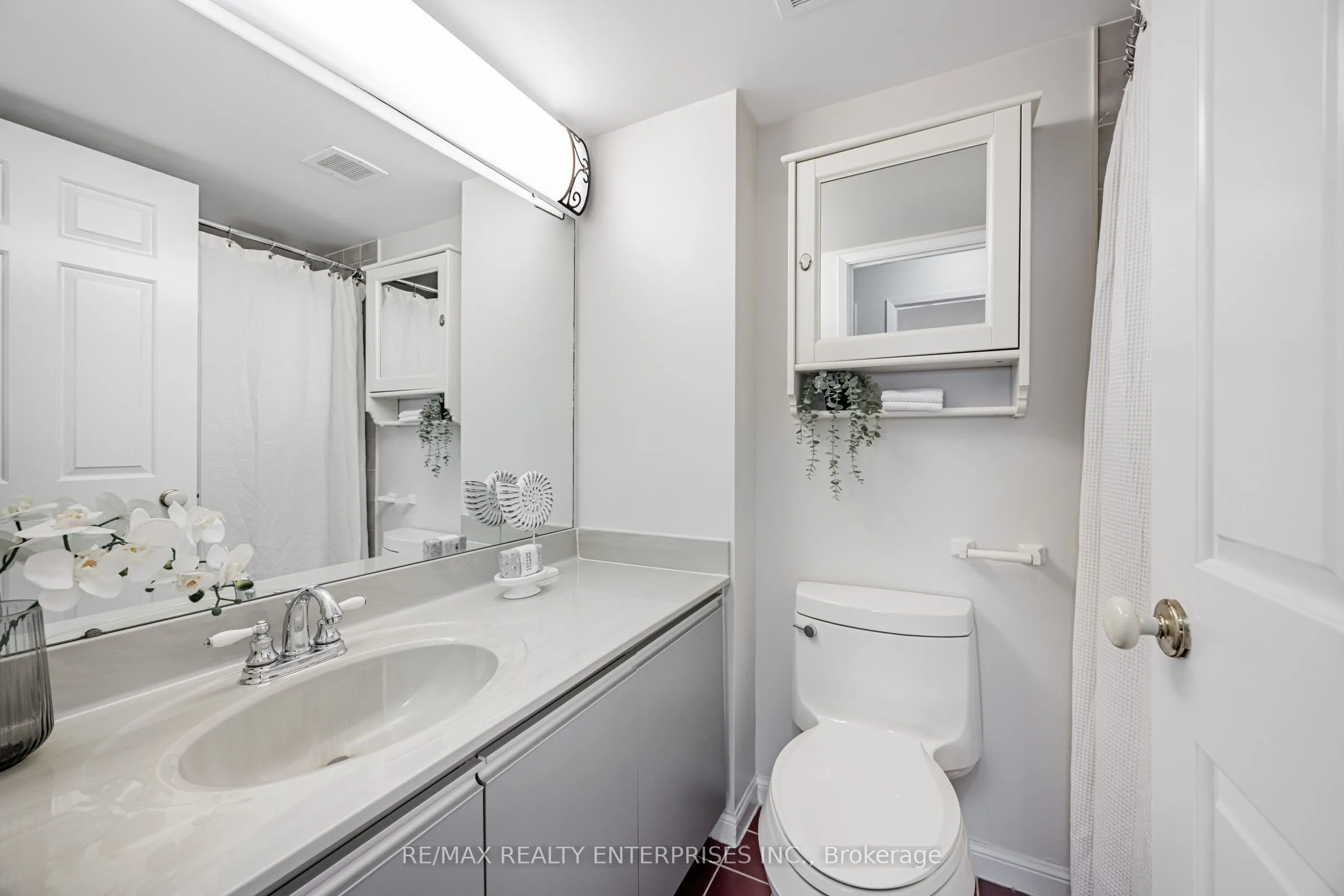 55 Kingsbridge Garden Circle, #2213