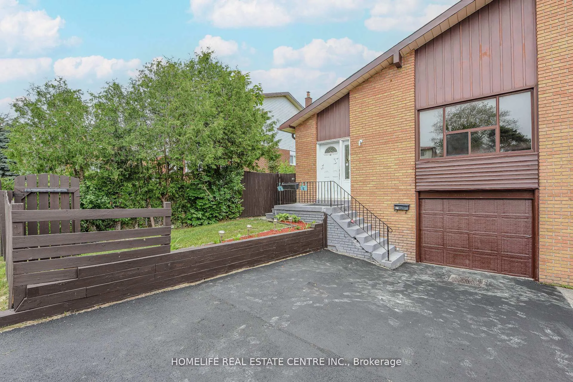37 Newlyn Crescent