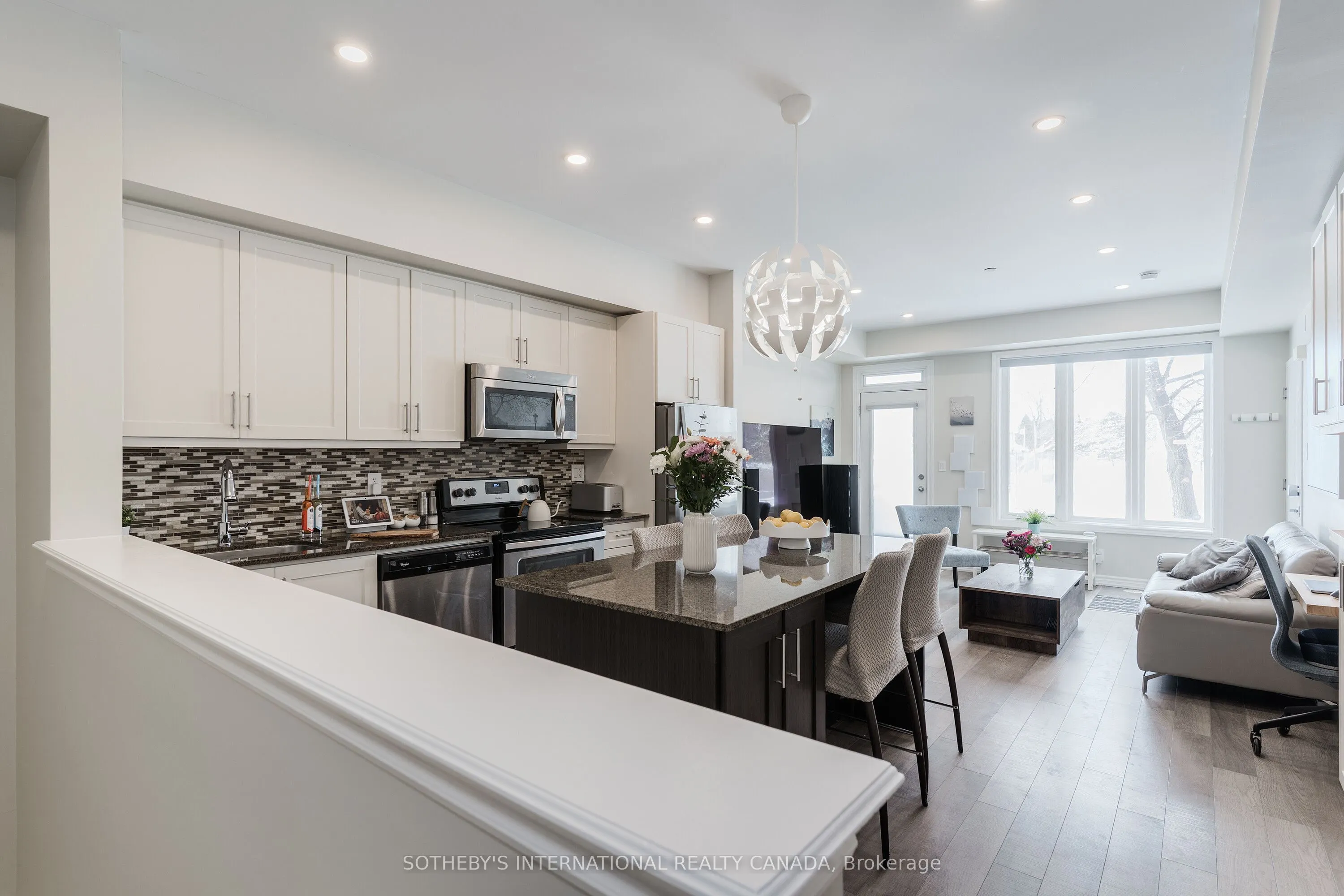 50 Carnation Avenue, #148