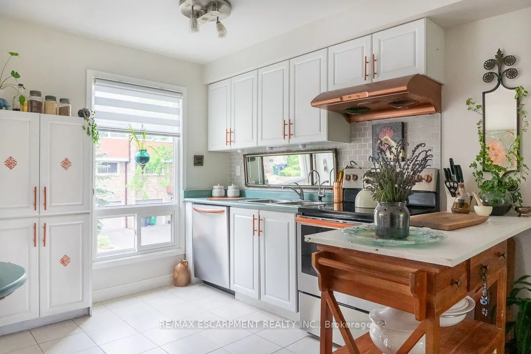 915 Inverhouse Drive, #67