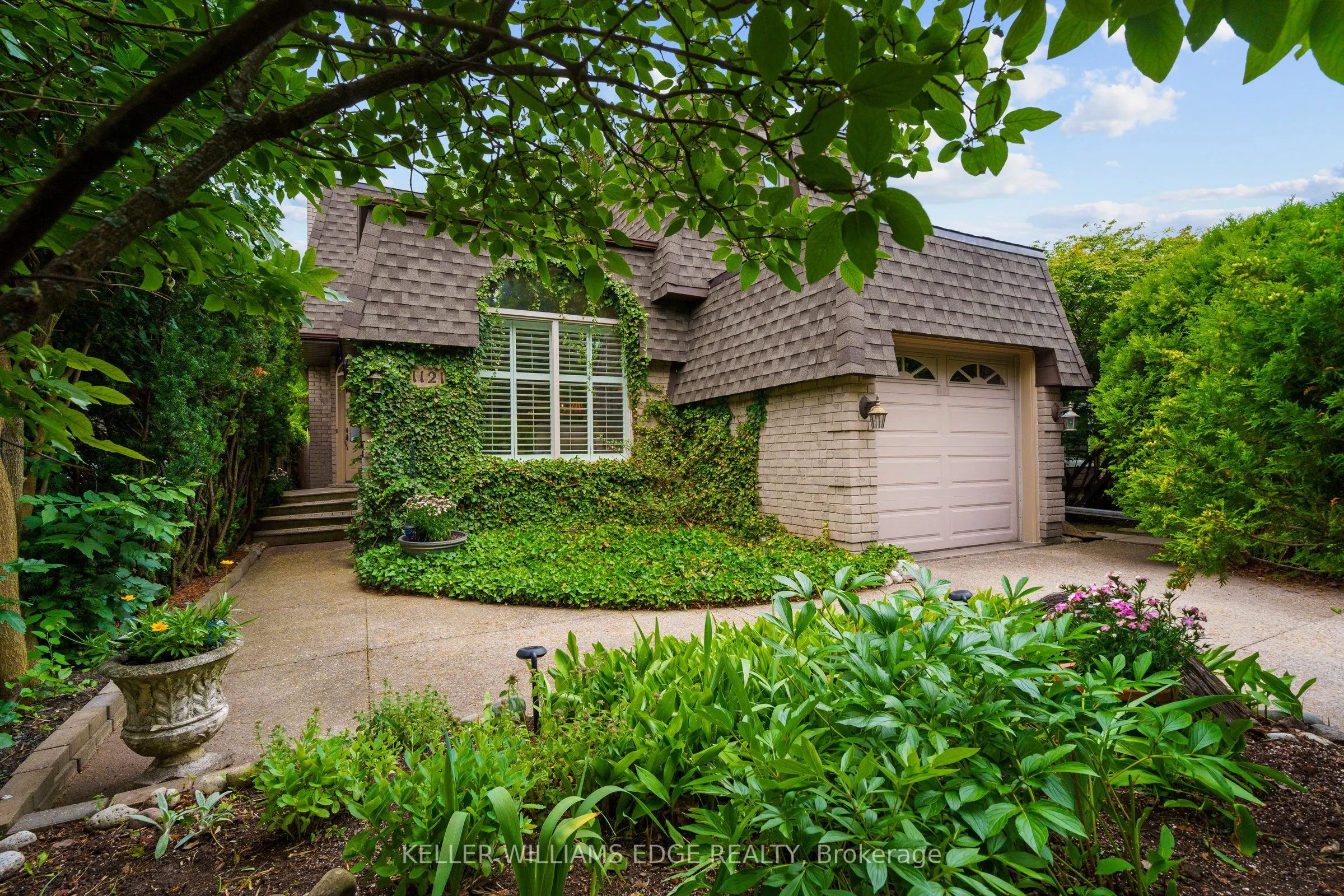 1121 Stephenson Drive