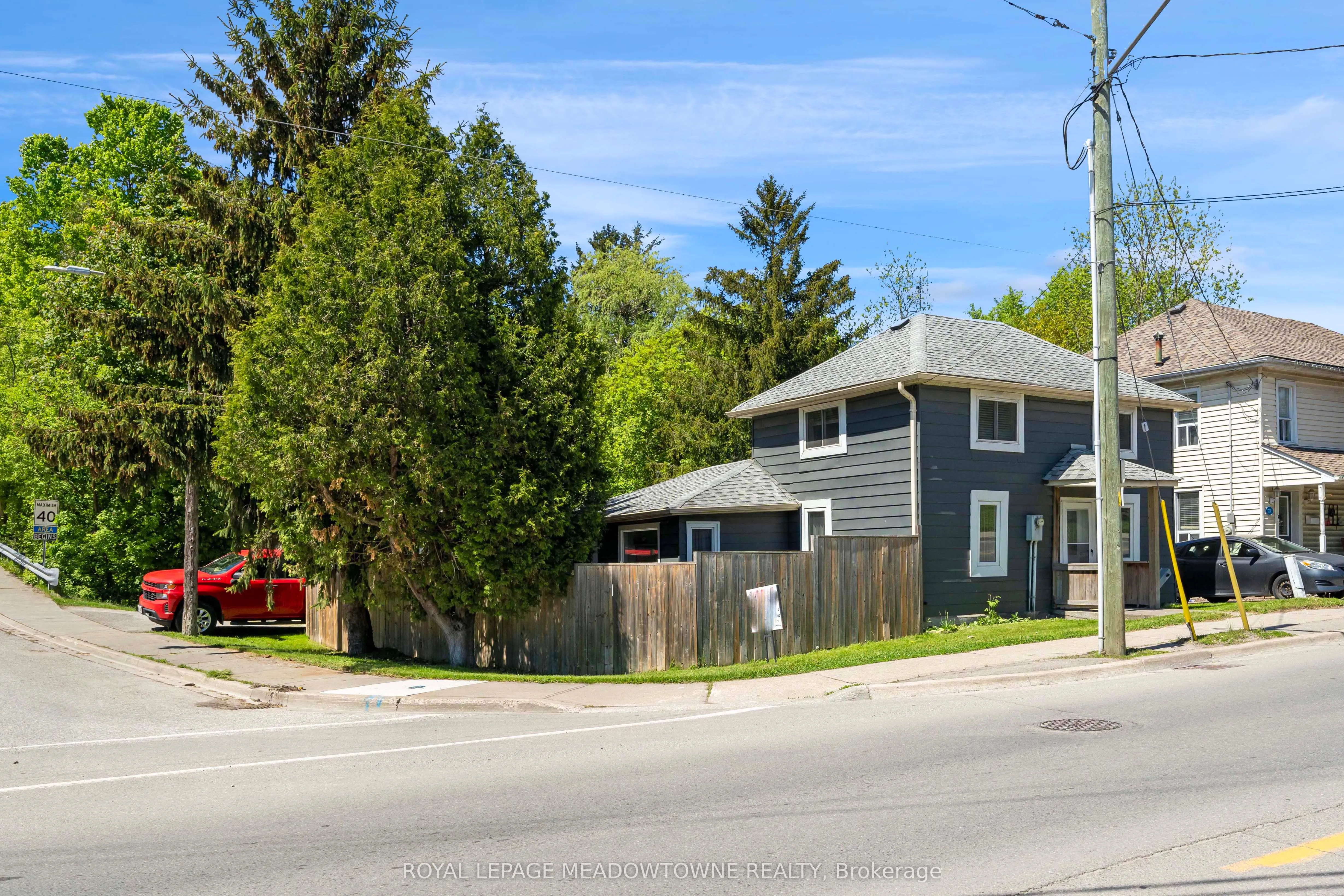 46 Main Street S