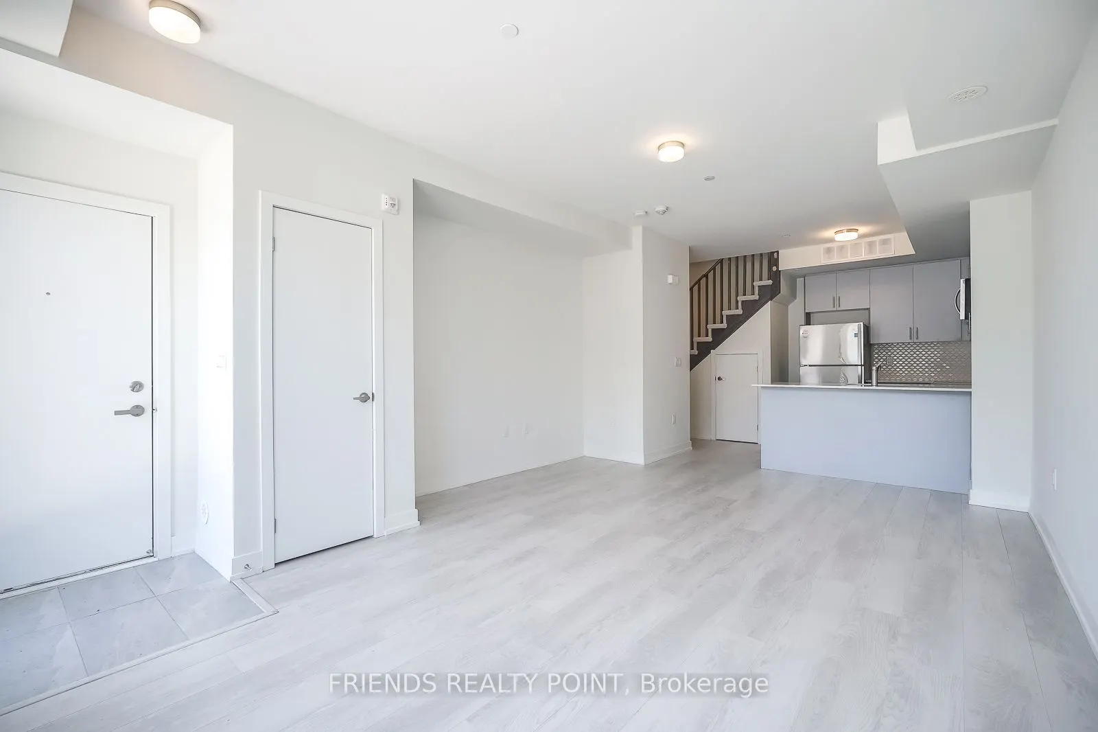 3566 Colonial Drive, #21