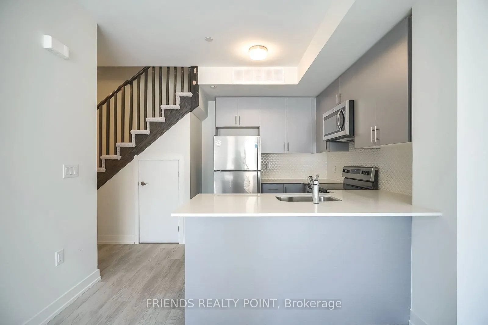 3566 Colonial Drive, #21